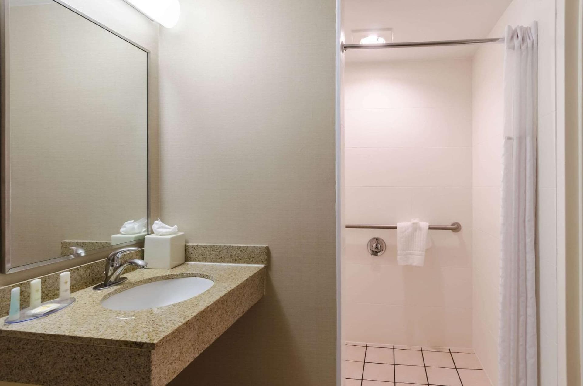 Comfort Inn Randolph-Boston gallery photo in Randolph — image 18