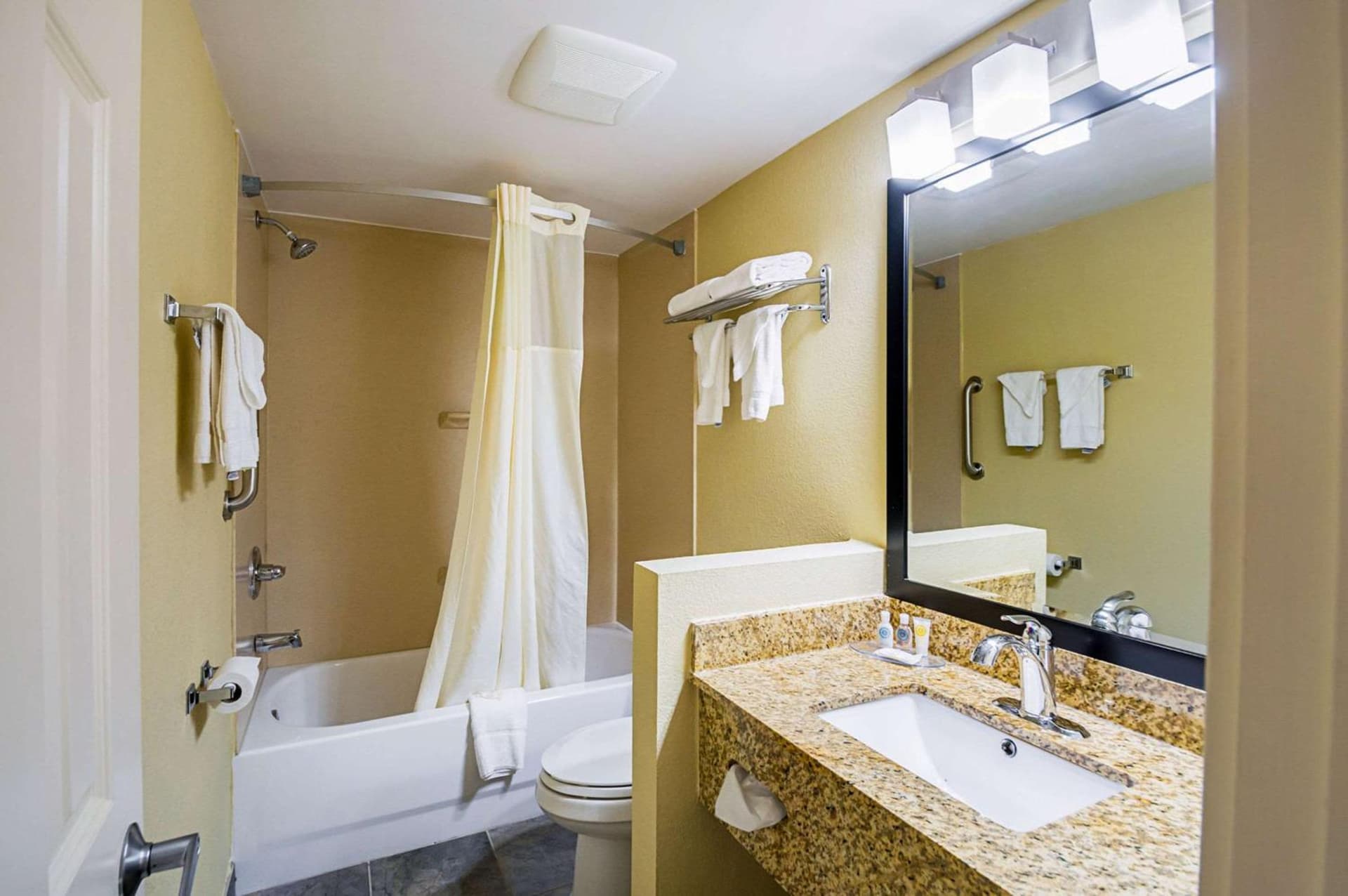 Quality Inn & Suites Hagerstown gallery photo in Hagerstown, MD — image 20
