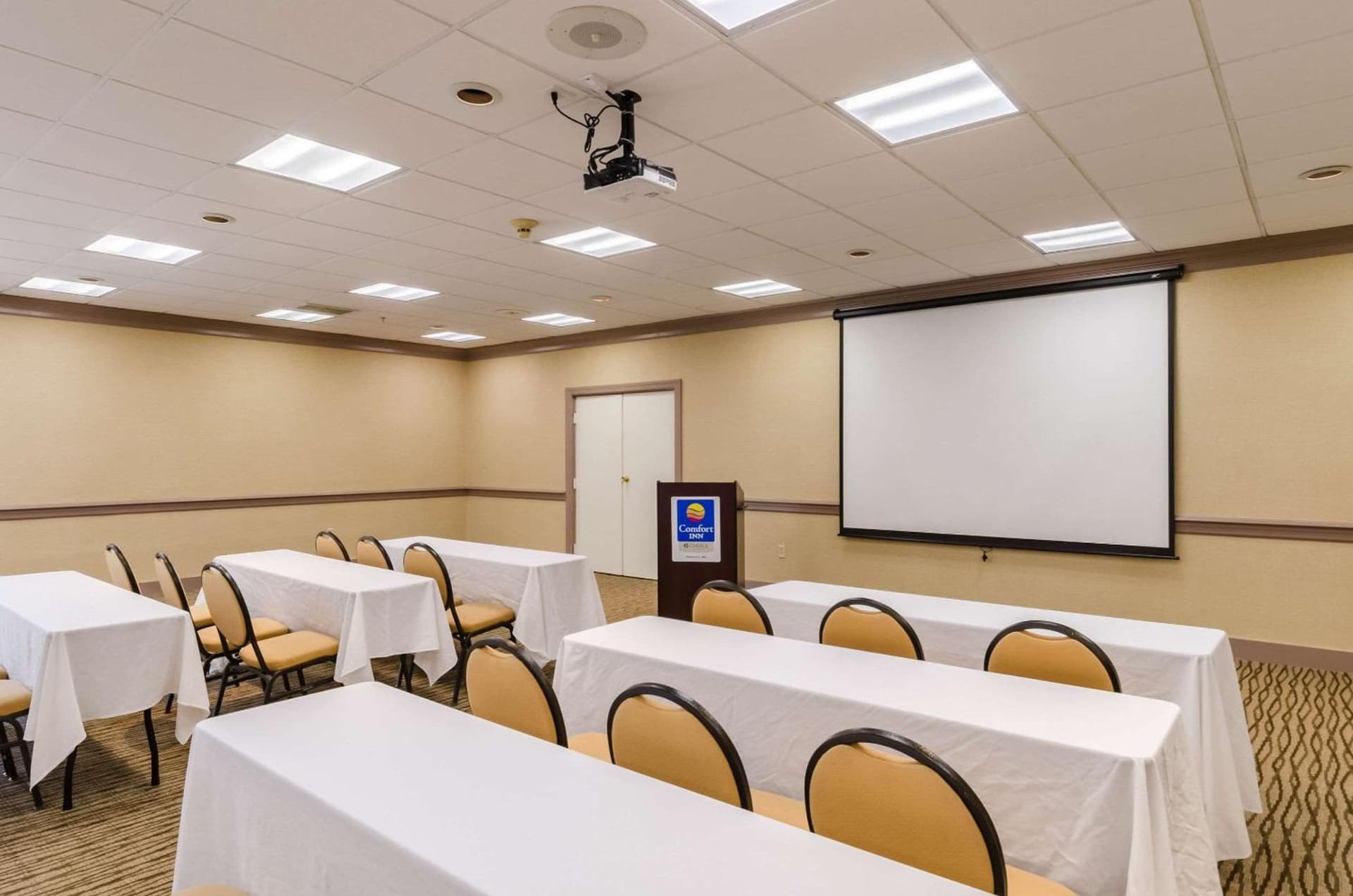 Comfort Inn Randolph-Boston gallery photo in Randolph — image 17