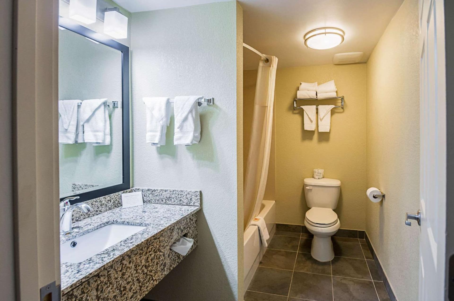 Quality Inn & Suites Hagerstown gallery photo in Hagerstown, MD — image 5