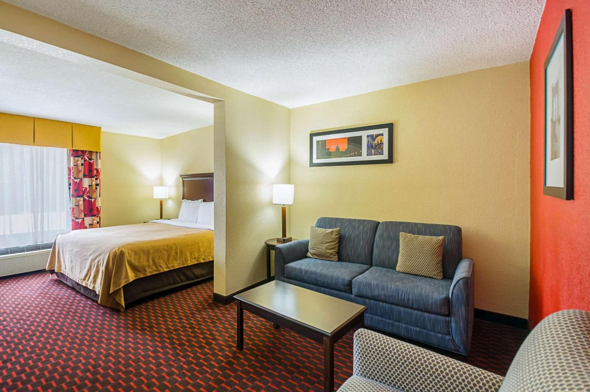 Quality Inn & Suites Hagerstown interior in Hagerstown, MD — gallery photo 2