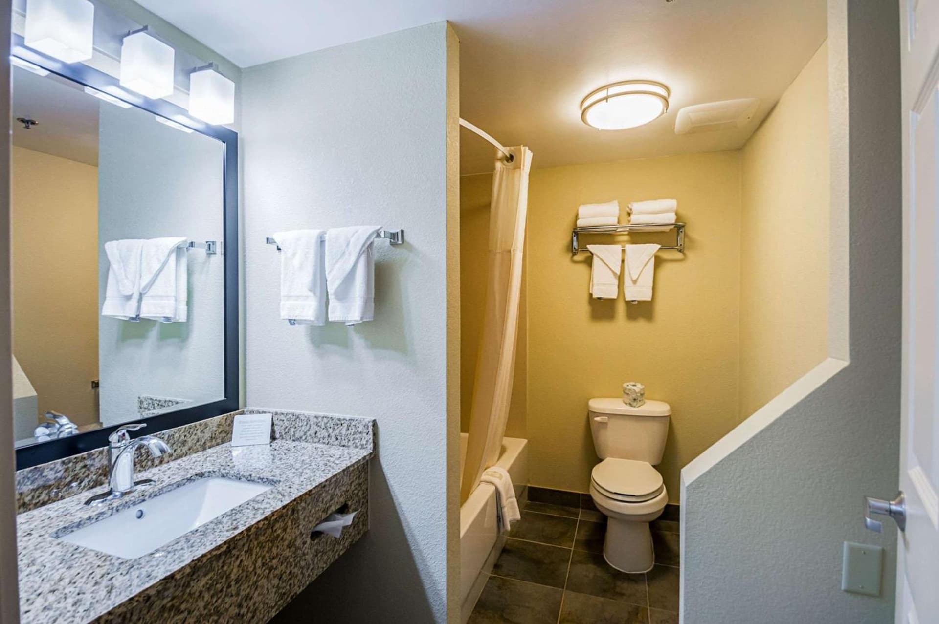 Quality Inn & Suites Hagerstown gallery photo in Hagerstown, MD — image 16
