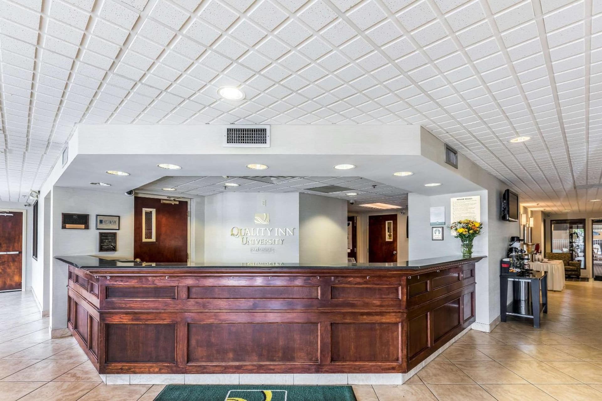 Quality Inn University Lansing interior in Lansing, MI — gallery photo 2