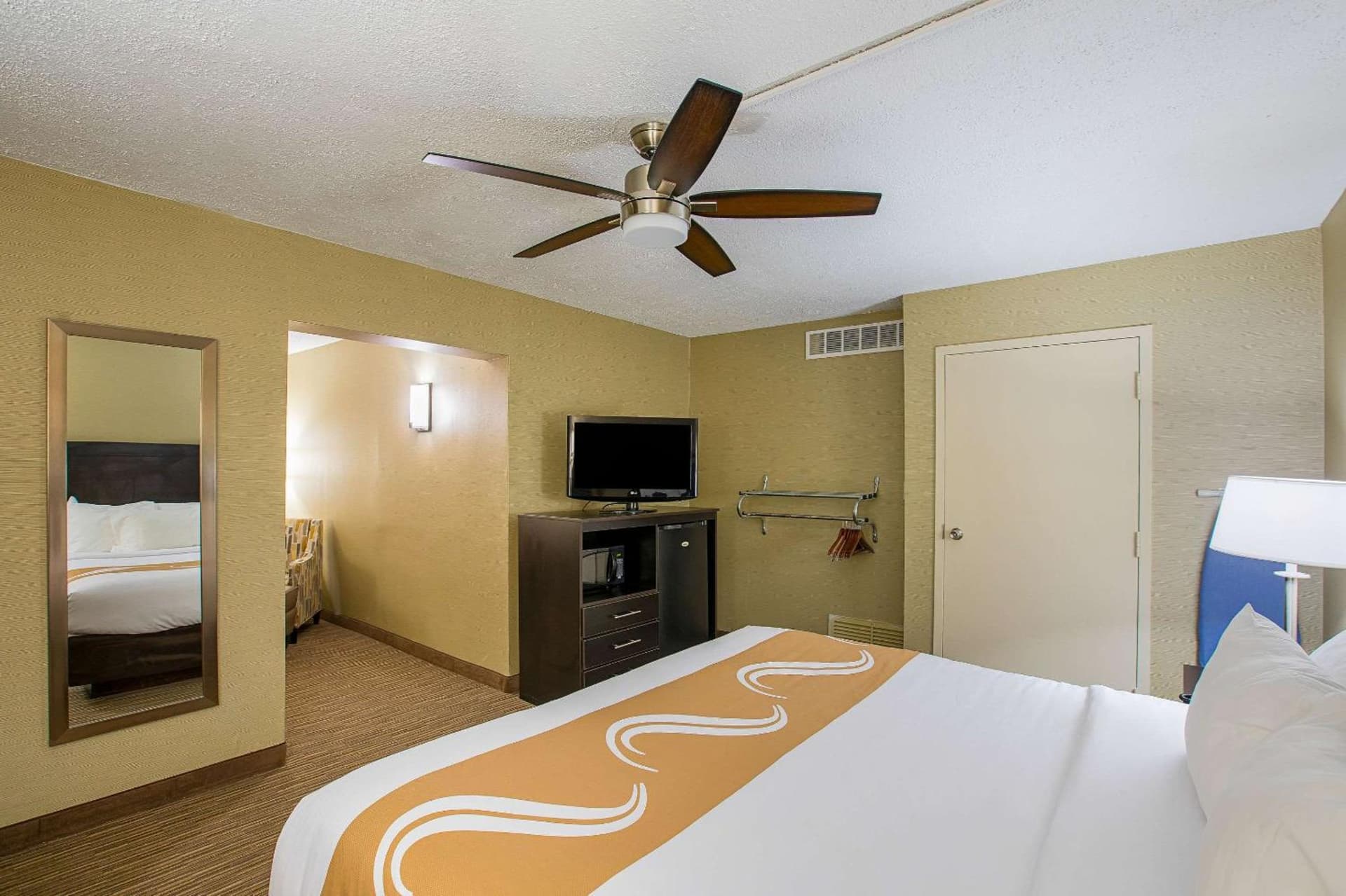 Quality Inn University Lansing interior in Lansing, MI — gallery photo 2