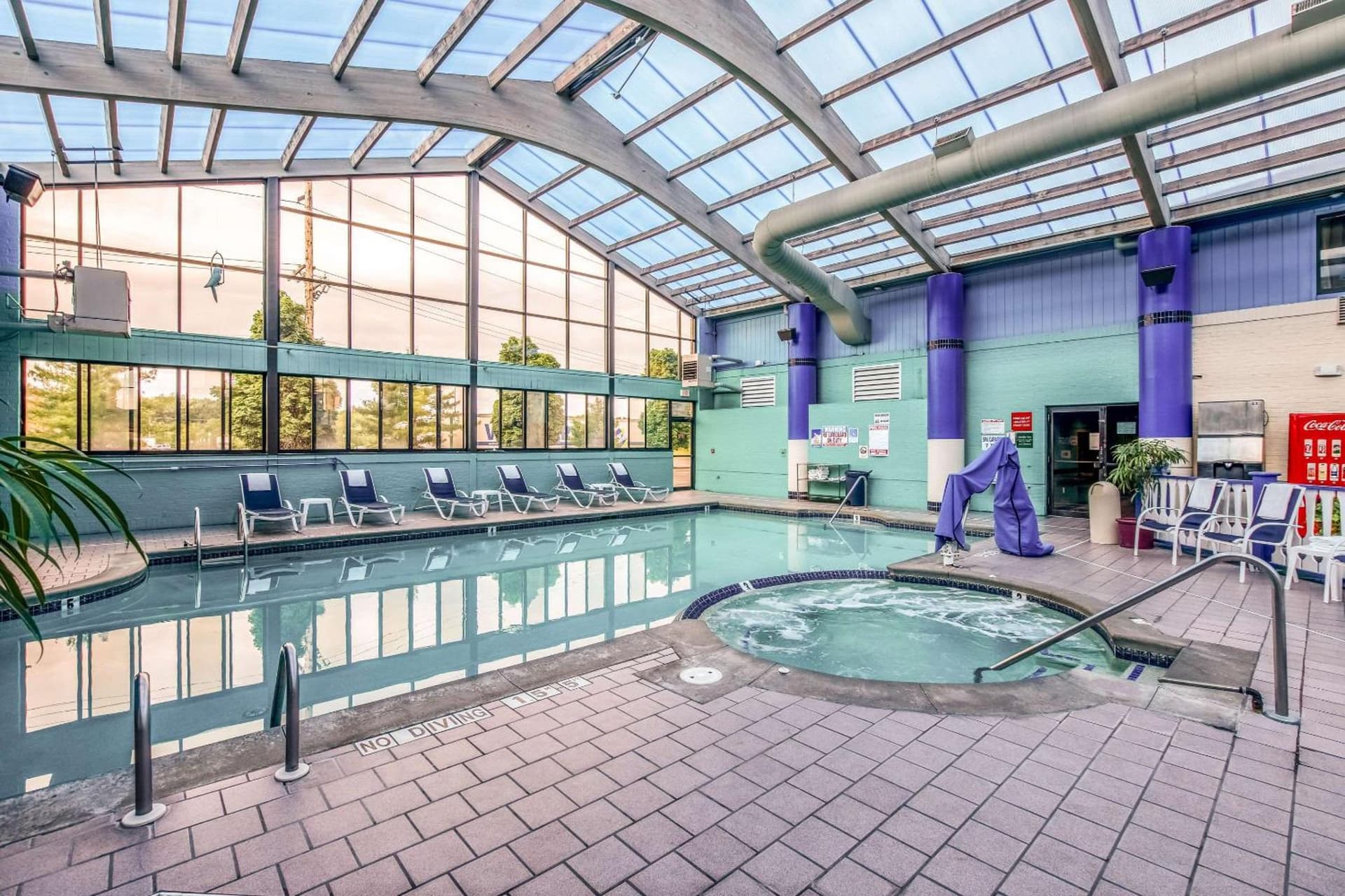 Country Inn & Suites by Radisson, Muskegon, MI gallery photo in Muskegon, MI — image 13