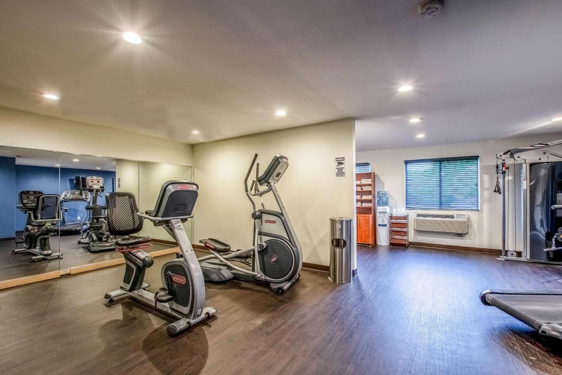 Country Inn & Suites by Radisson, Muskegon, MI gallery photo in Muskegon, MI — image 10