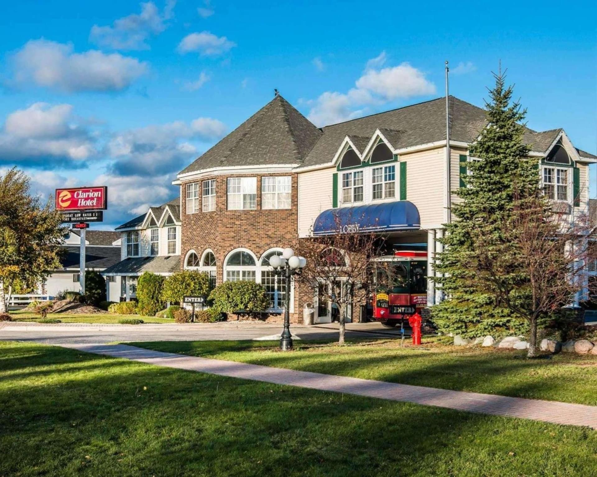 Clarion Hotel Mackinaw City Beachfront — hotel in Mackinaw City, Michigan