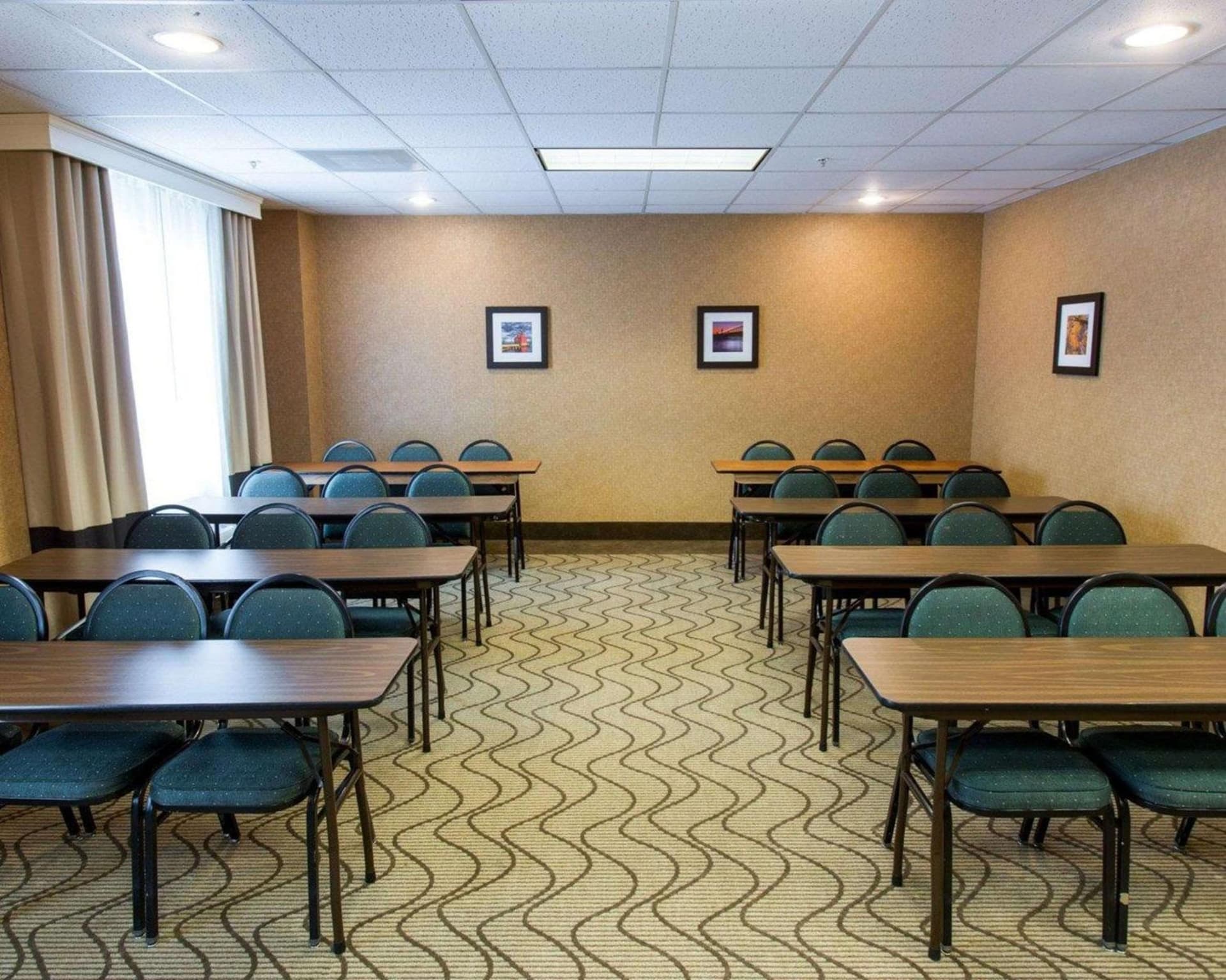 Comfort Suites Grand Rapids South gallery photo in Grand Rapids, MI — image 25