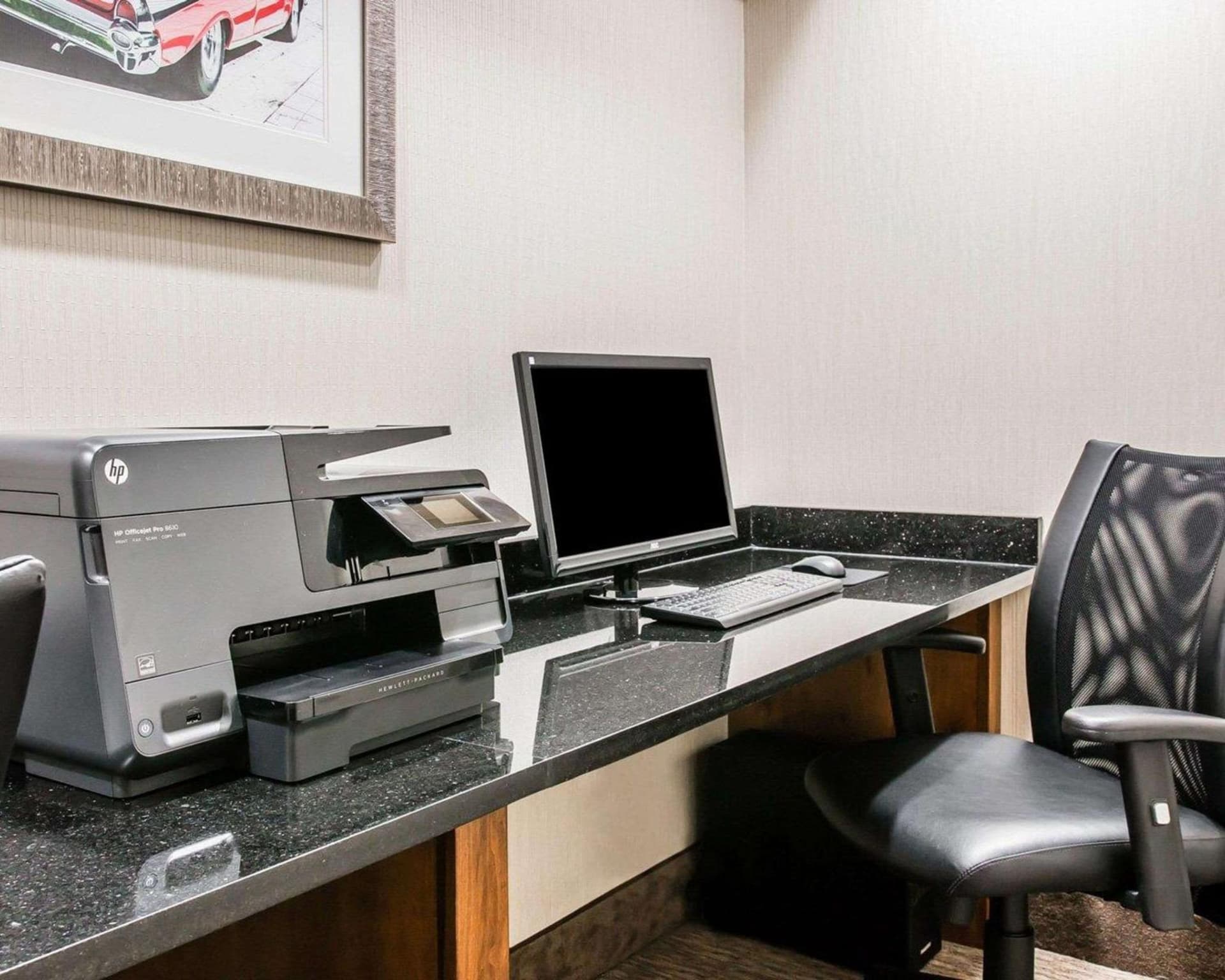 Quality Inn & Suites Warren - Detroit interior in Warren, MI — gallery photo 2