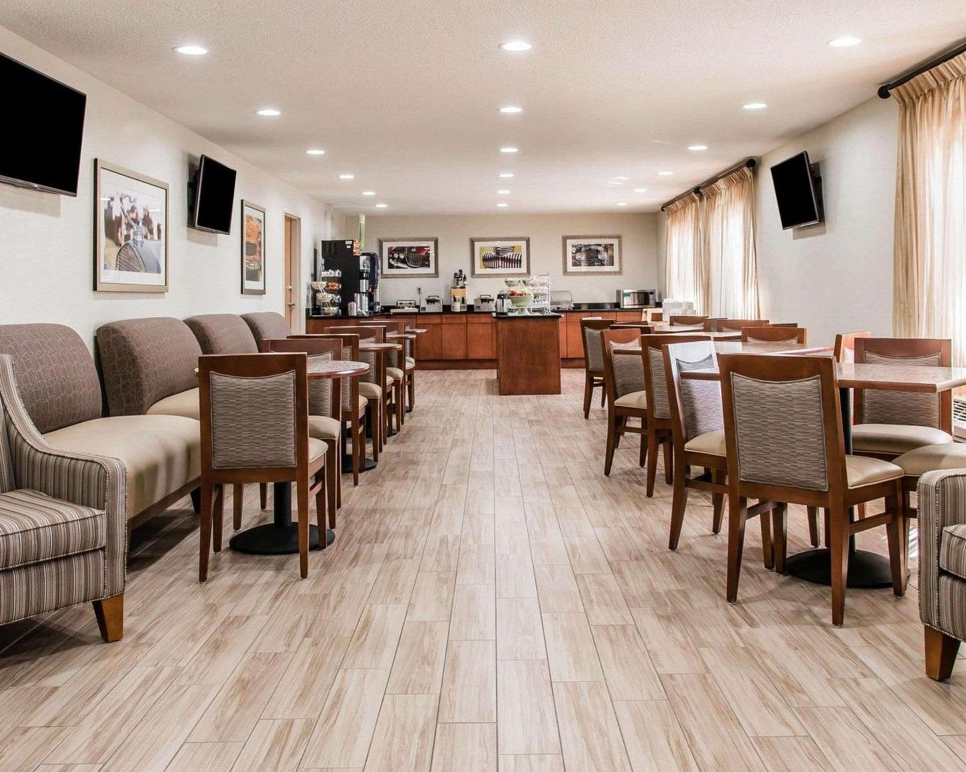 Quality Inn & Suites Warren - Detroit gallery photo in Warren, MI — image 28