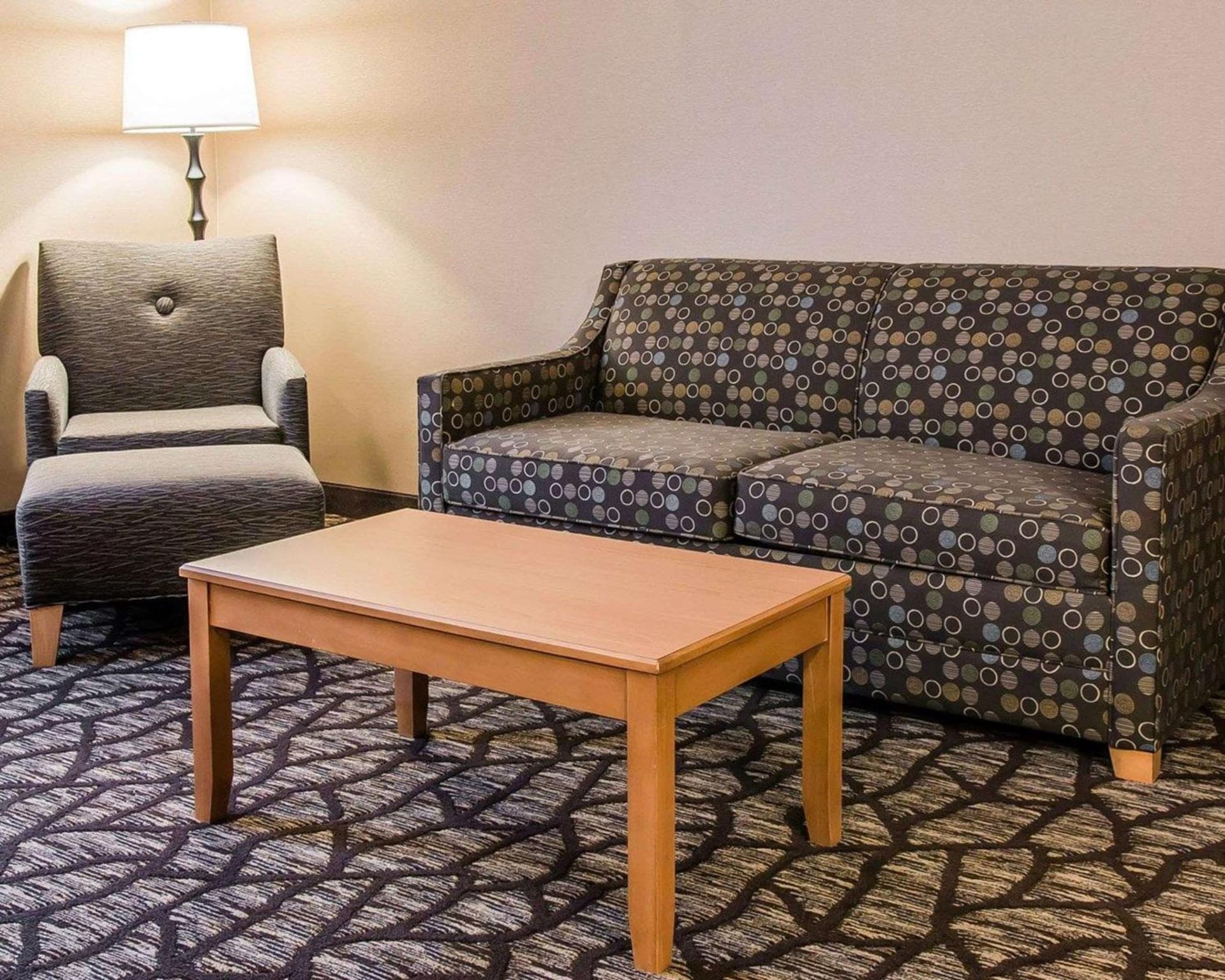 Quality Inn & Suites Warren - Detroit gallery photo in Warren, MI — image 4
