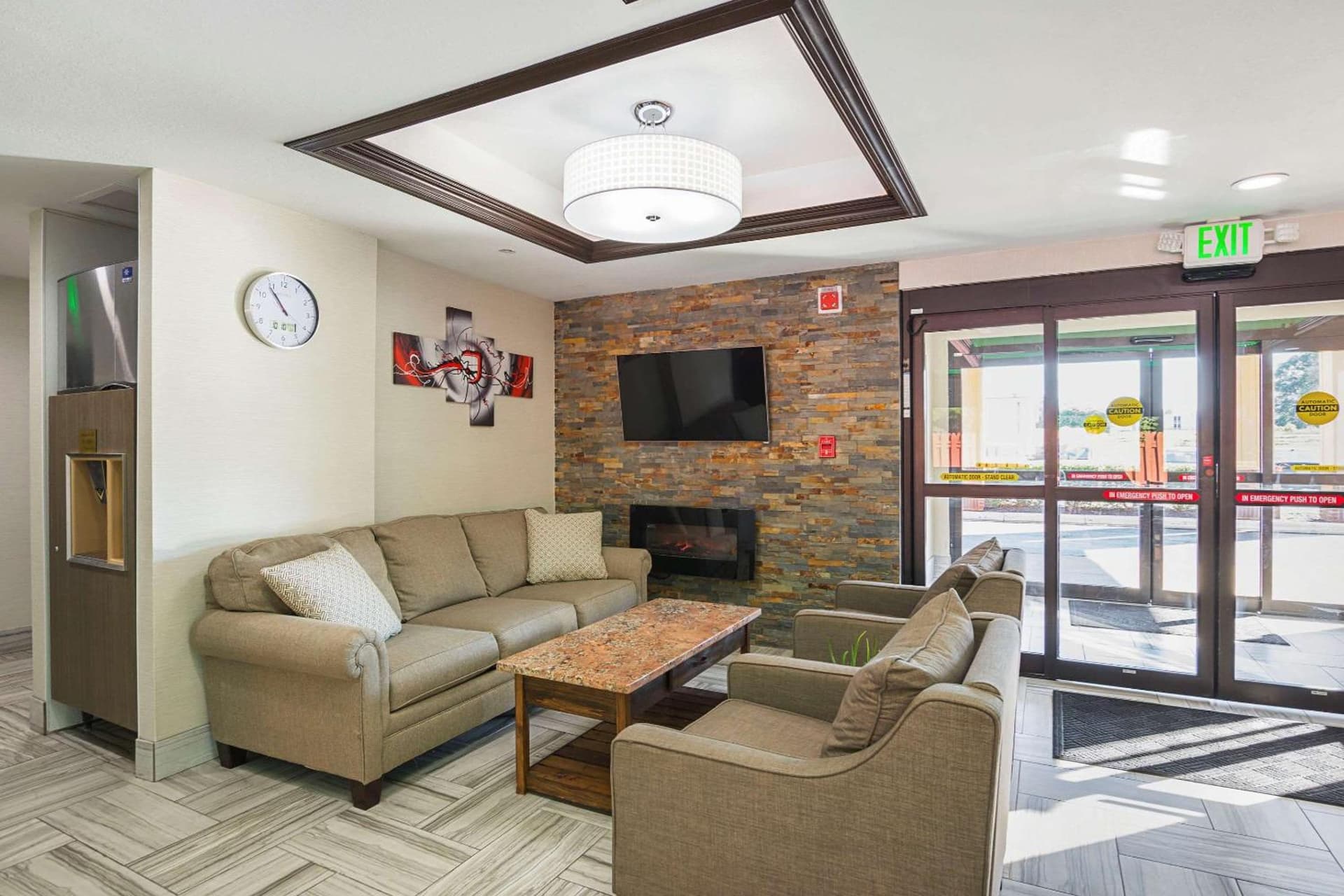 AmericInn by Wyndham Holland MI gallery photo in Holland, MI — image 15