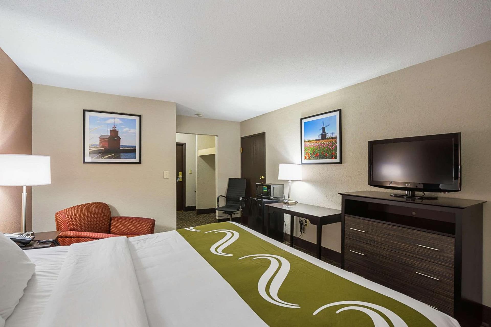 AmericInn by Wyndham Holland MI gallery photo in Holland, MI — image 16