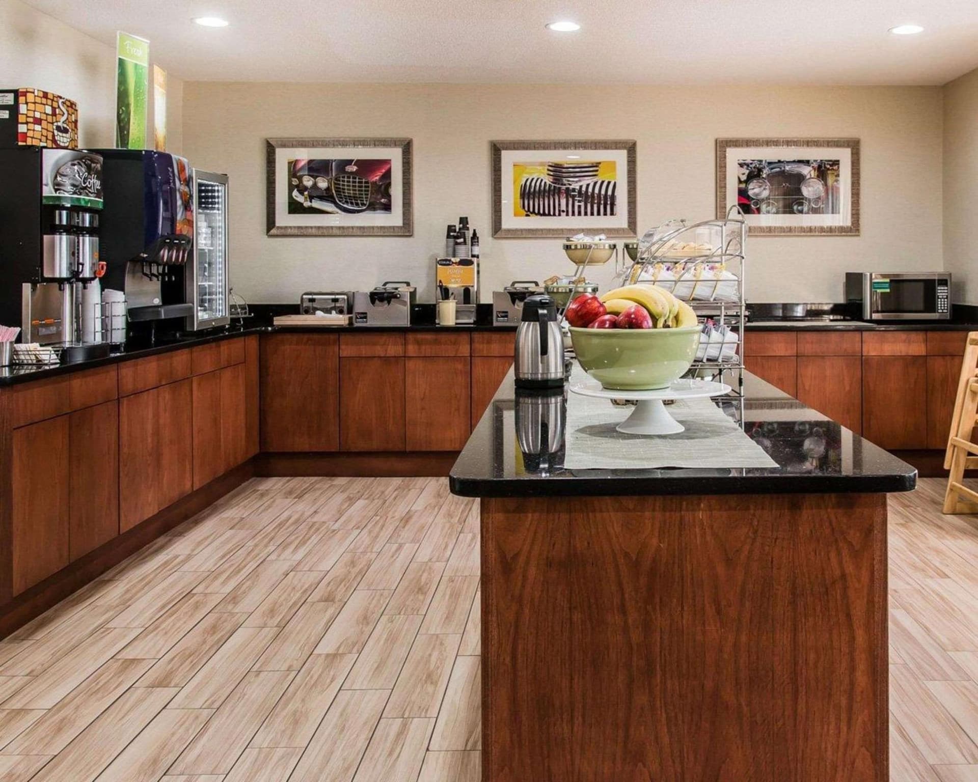 Quality Inn & Suites Warren - Detroit gallery photo in Warren, MI — image 13