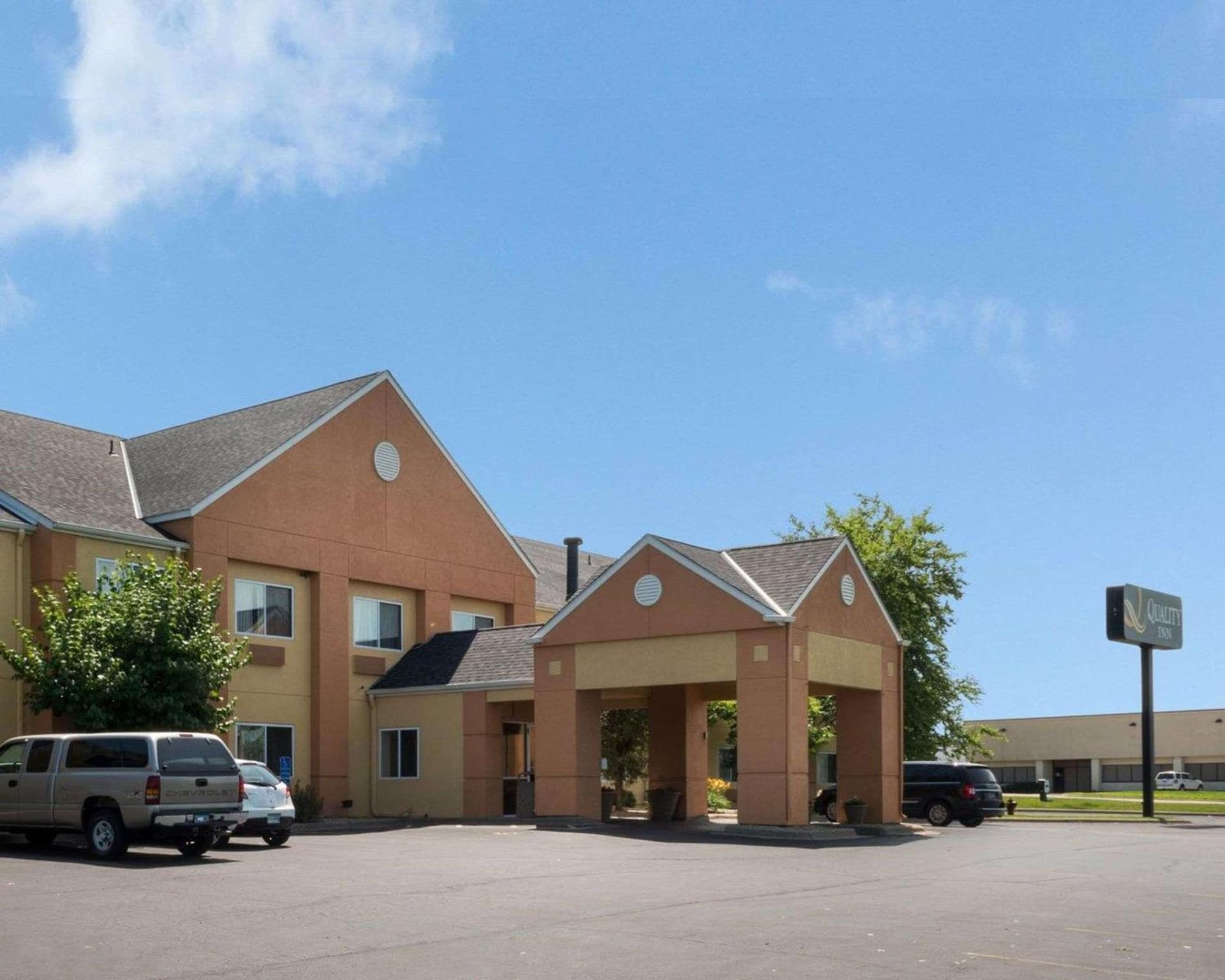 Quality Inn Lakeville North interior in Lakeville, MN — gallery photo 2
