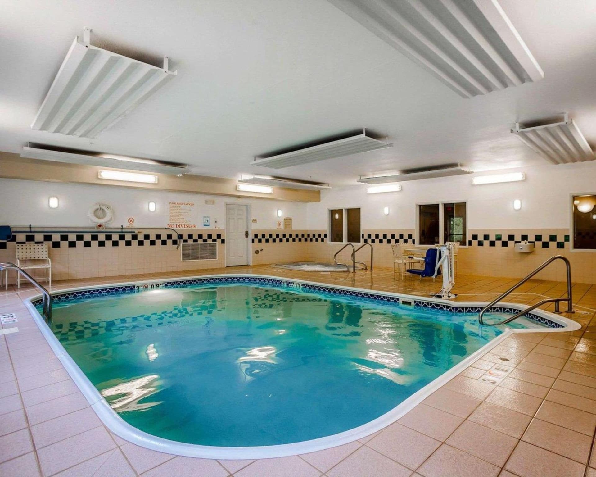 Comfort Suites Independence - Kansas City gallery photo in Independence, MO — image 11