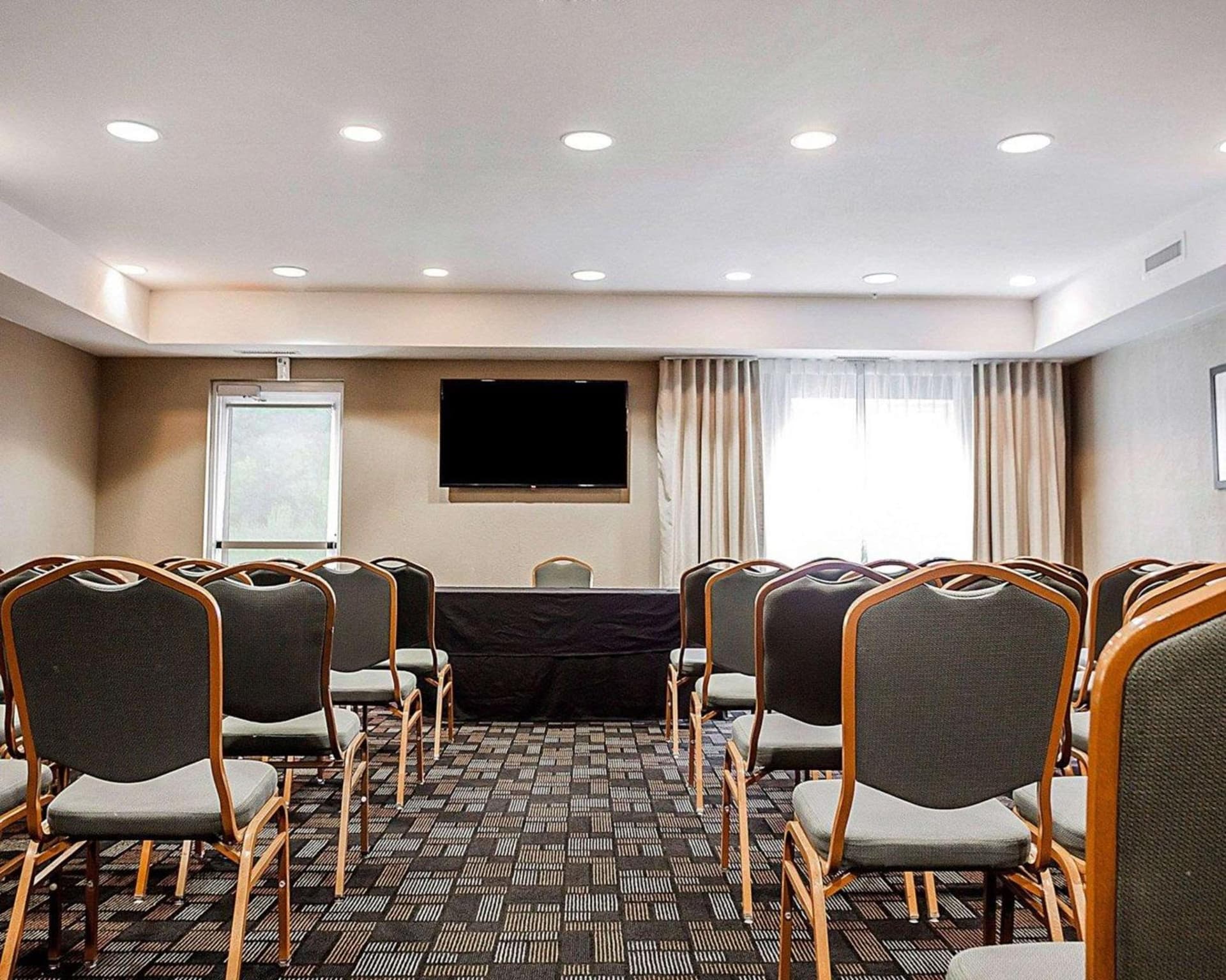 Comfort Suites Independence - Kansas City interior in Independence, MO — gallery photo 2