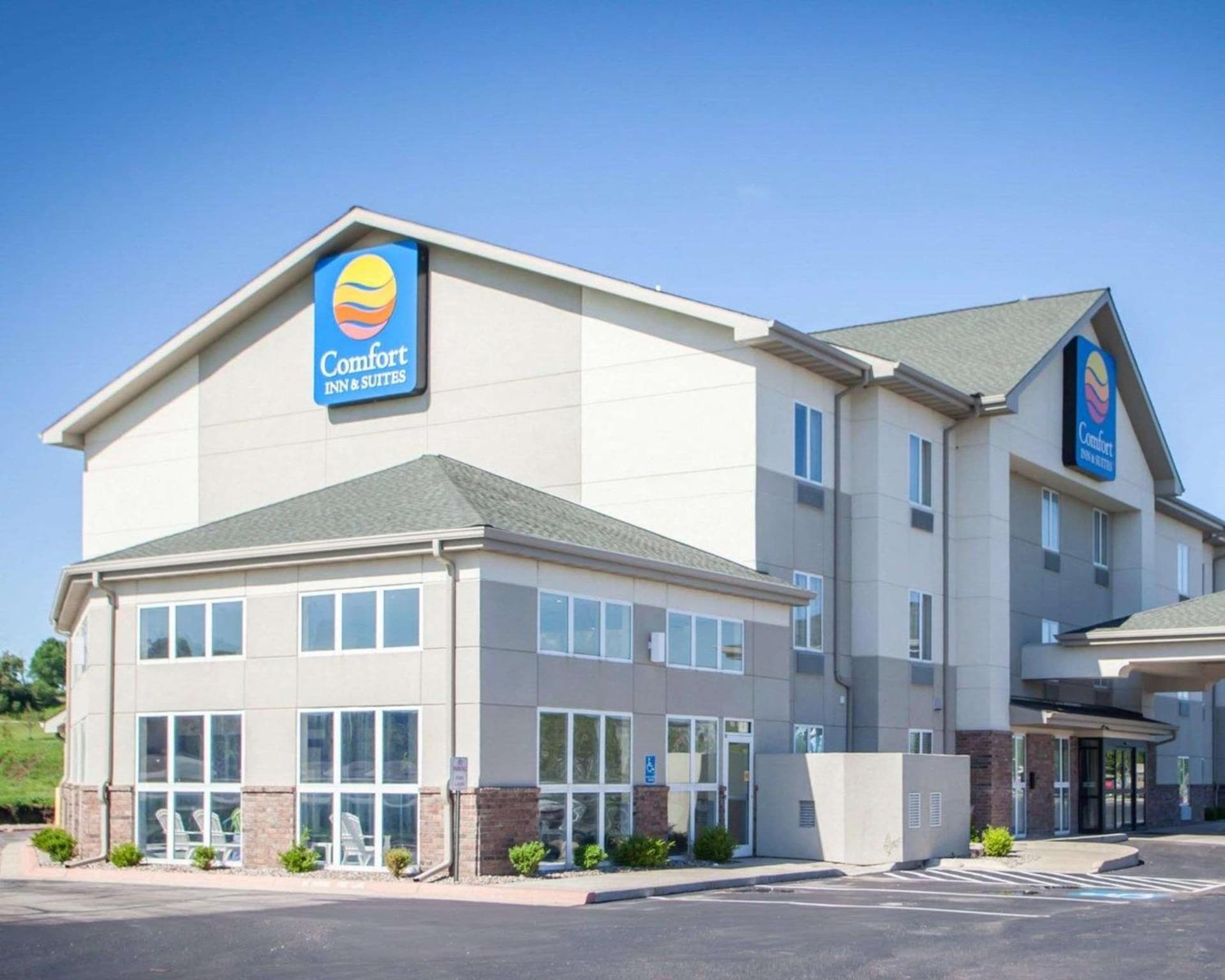 Comfort Inn & Suites Harrisonville property views in Harrisonville, MO — gallery photo 3