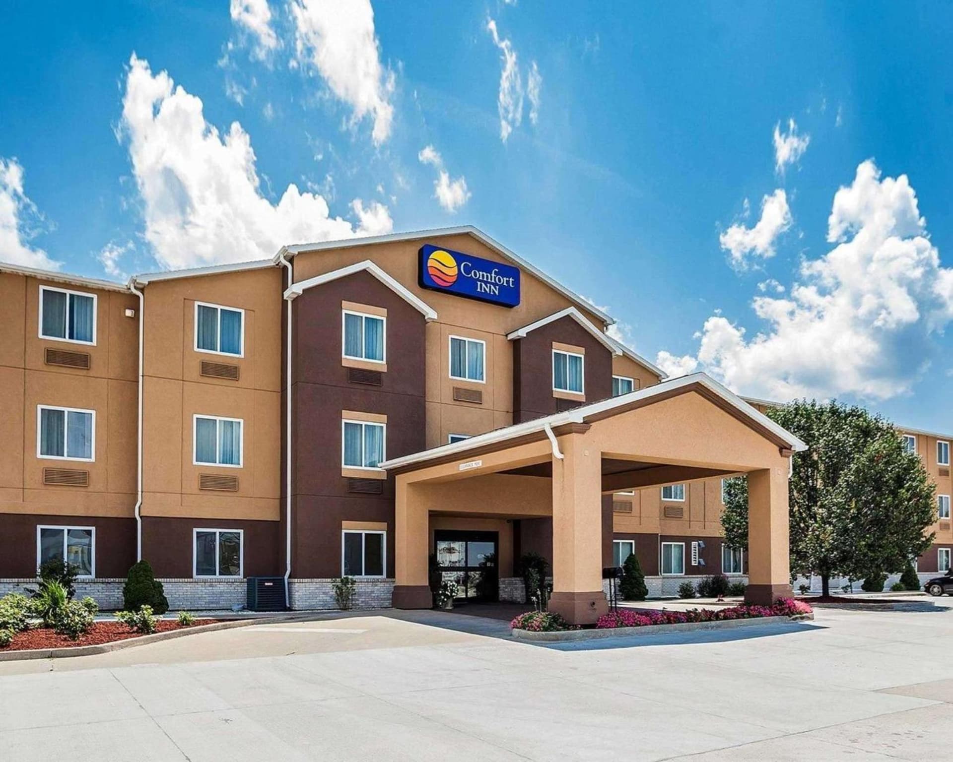 Comfort Inn & Suites Moberly featured exterior or lobby in Moberly, MO — similar hotel