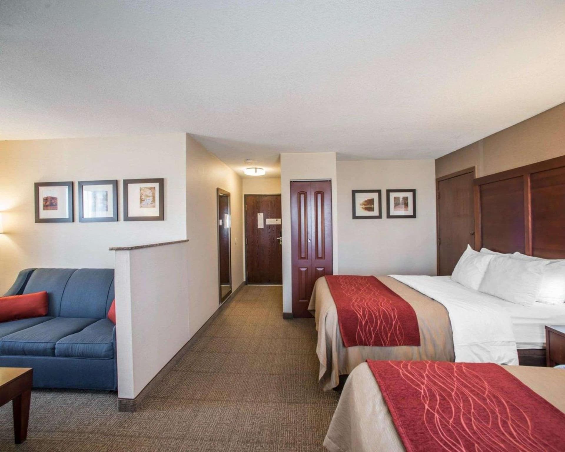 Quality Inn & Suites Boonville - Columbia interior in Boonville, MO — gallery photo 2