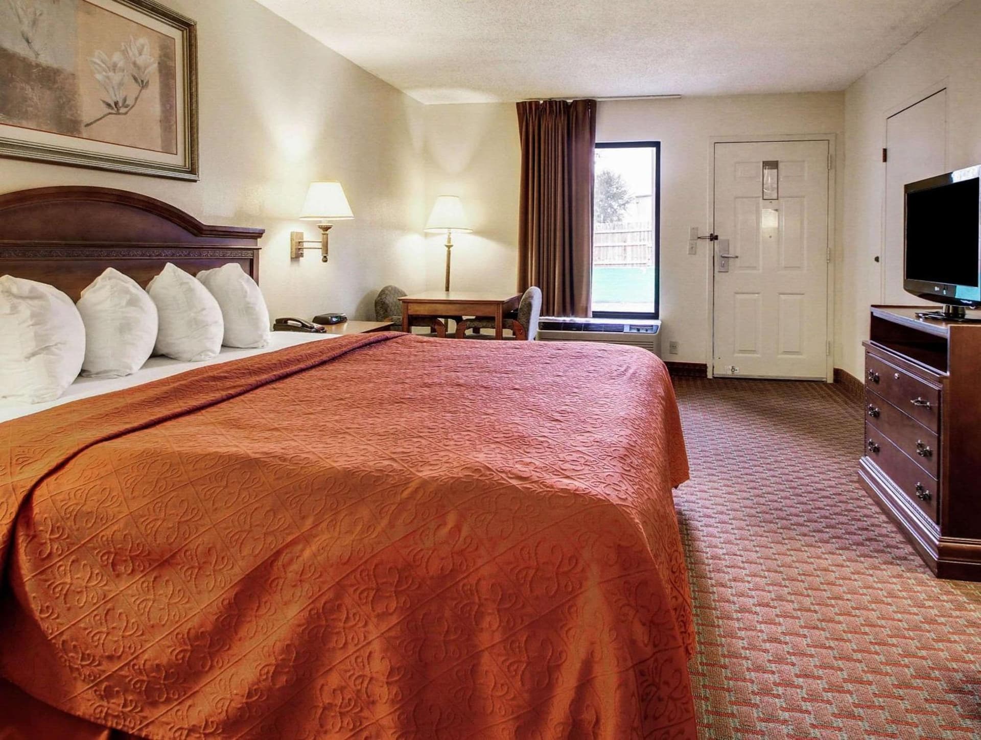 Quality Inn & Suites Clinton - Jackson West property views in Clinton, MS — gallery photo 3