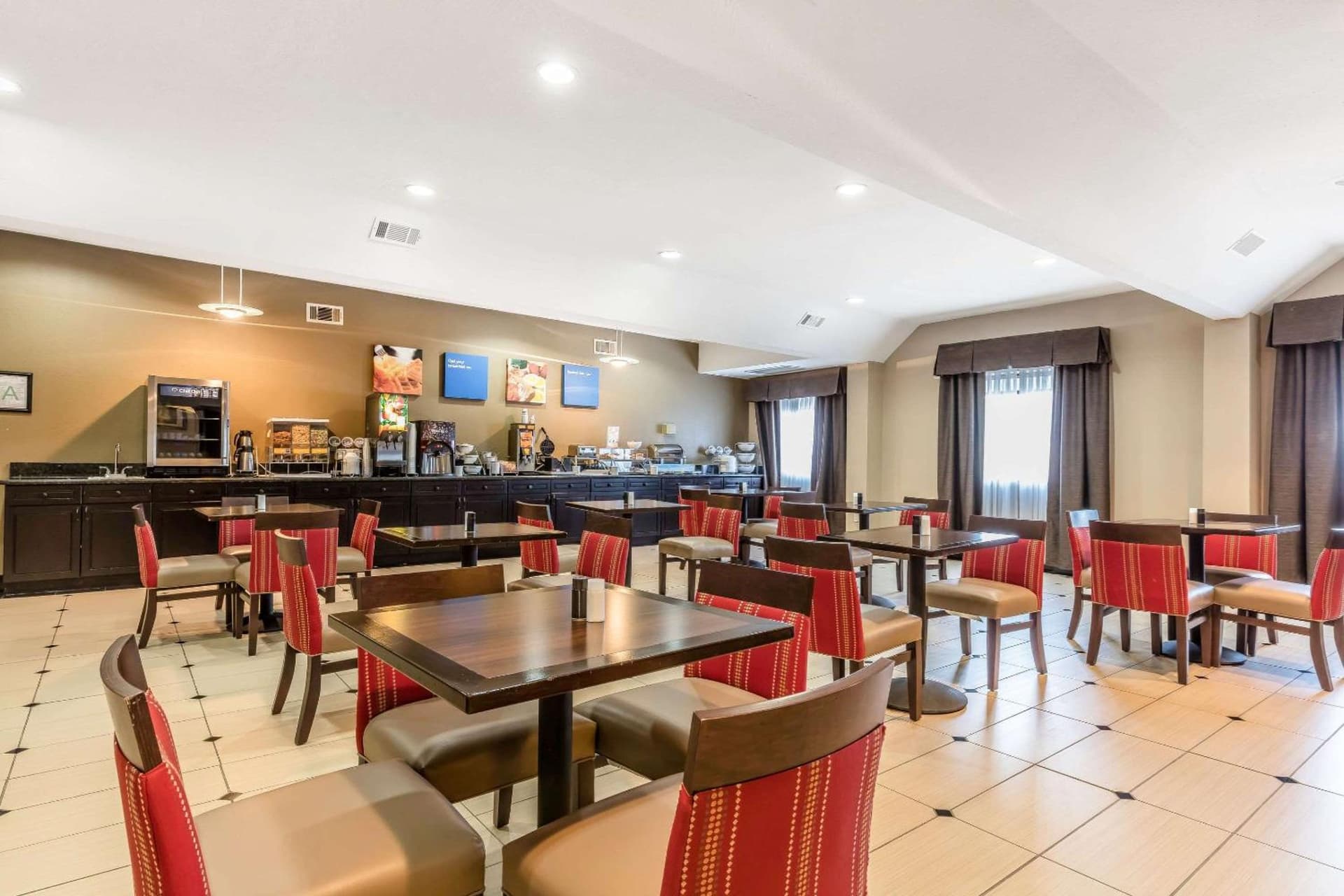 Comfort Inn & Suites Crystal Inn Sportsplex gallery photo in Gulfport, MS — image 11
