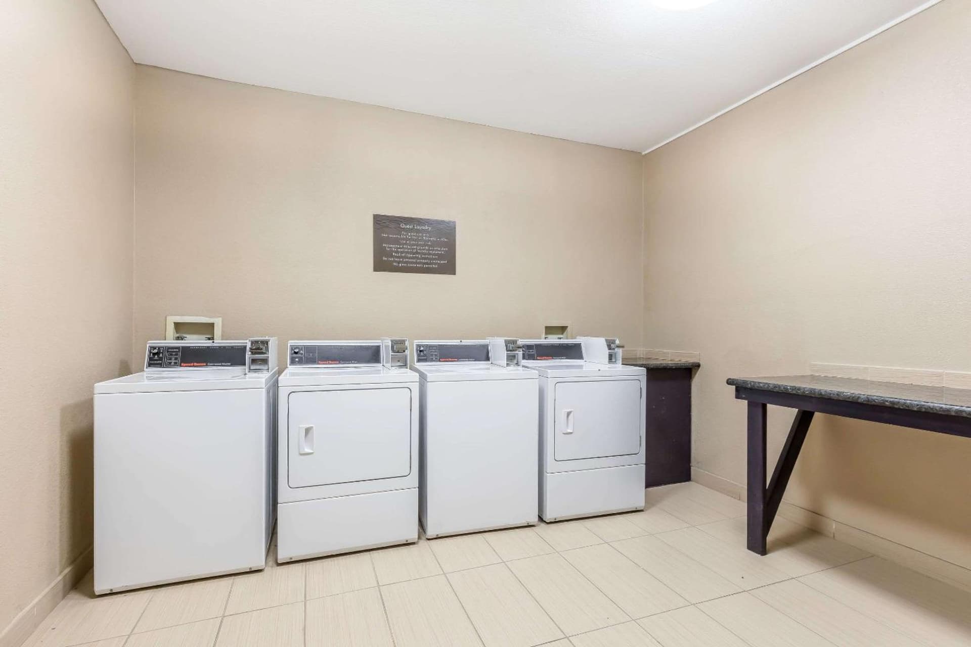 Comfort Inn & Suites Crystal Inn Sportsplex gallery photo in Gulfport, MS — image 23