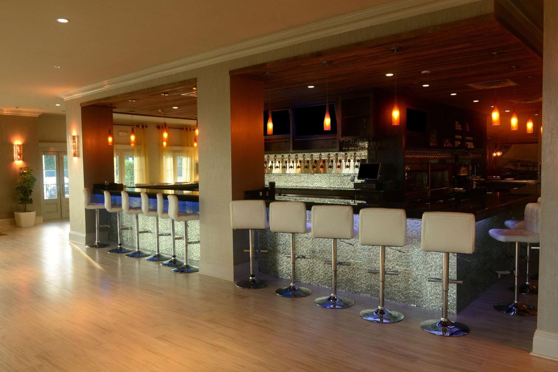 White House Hotel gallery photo in Biloxi, MS — image 7