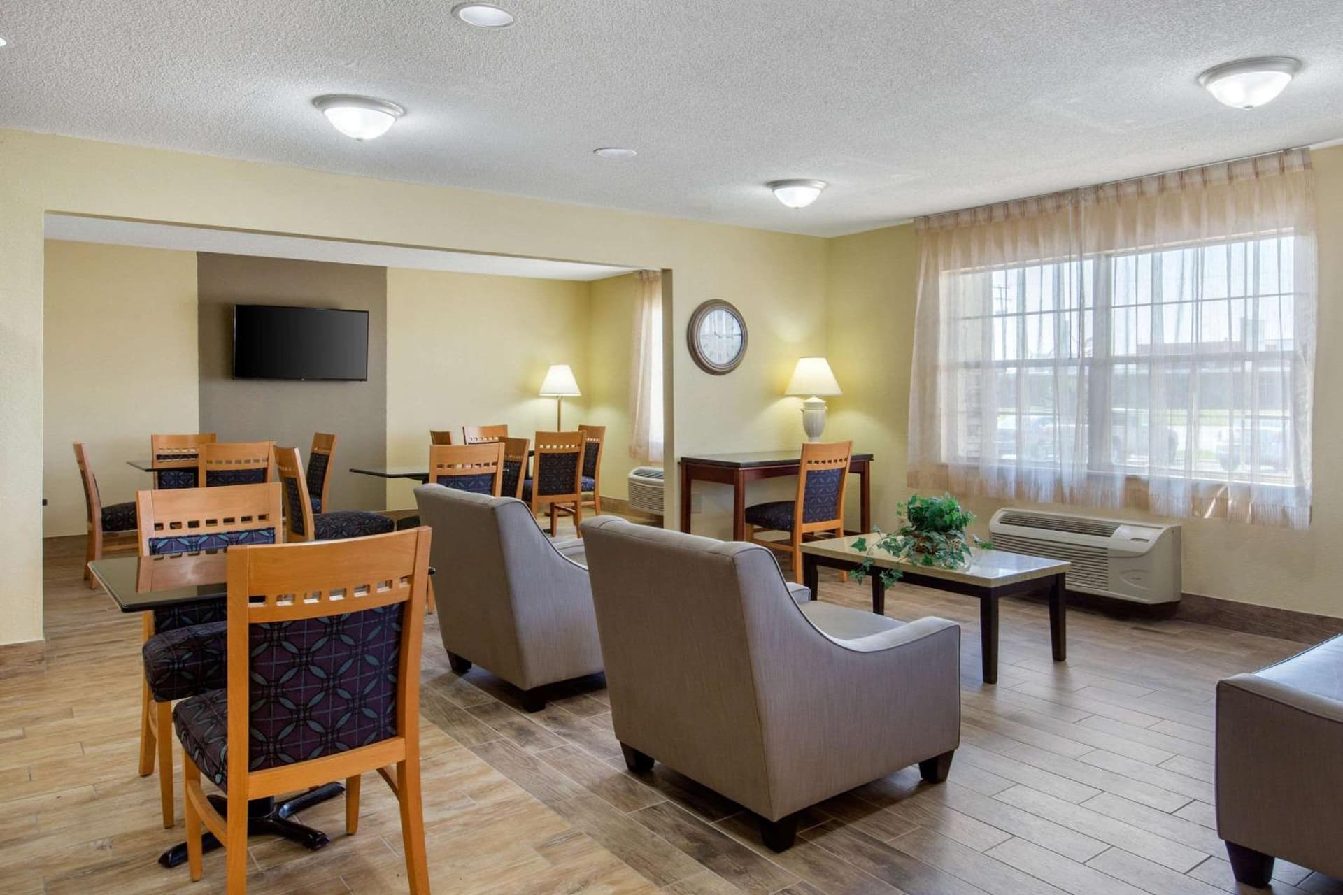 Quality Inn Williamston property views in Williamston, NC — gallery photo 3