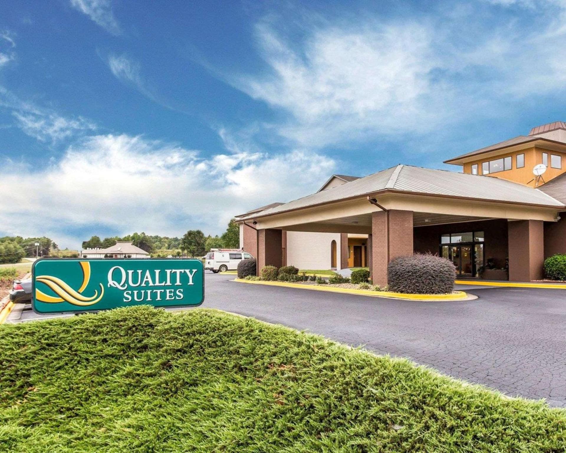 Quality Suites Hickory South interior in Hickory, NC — gallery photo 2