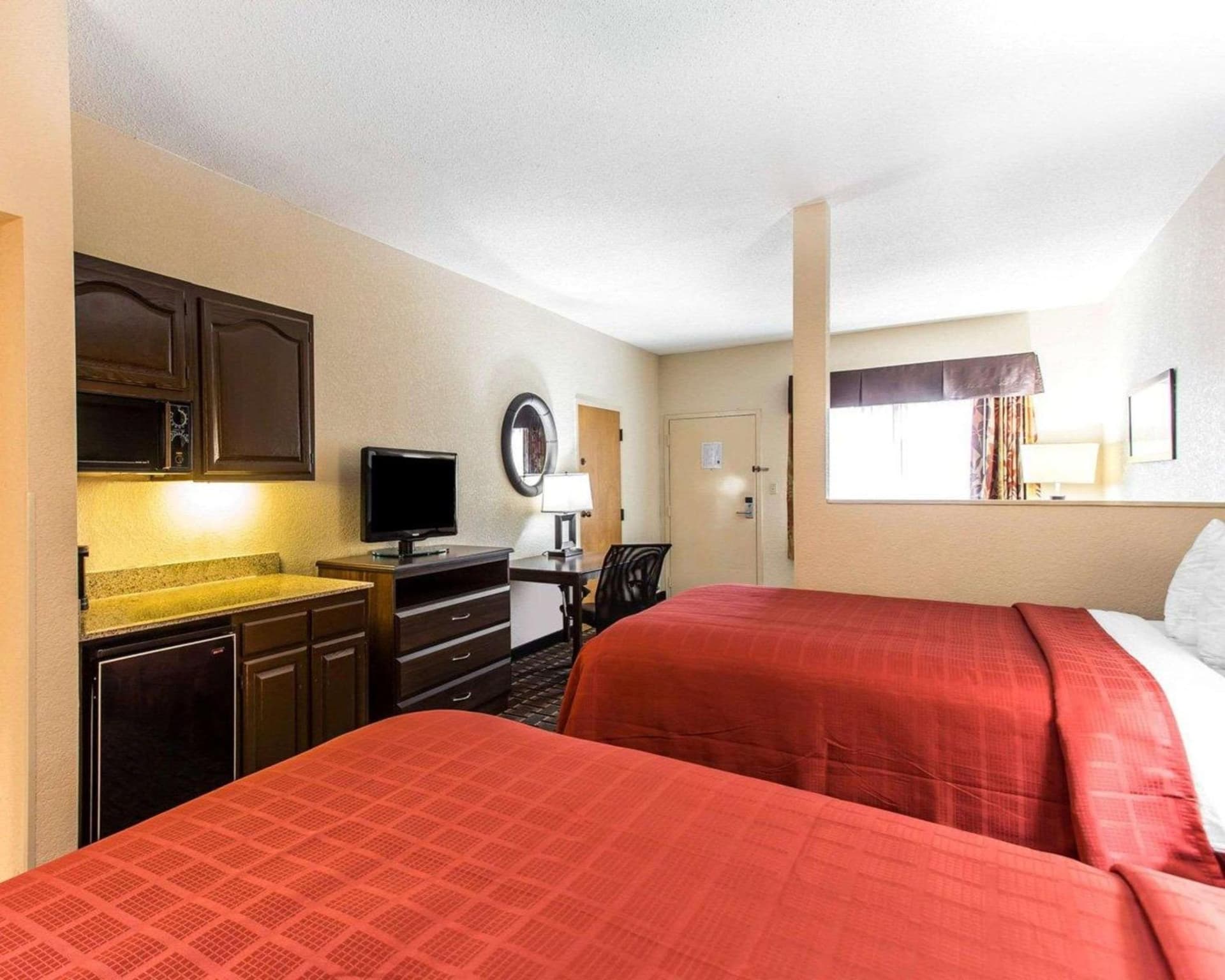 Quality Suites Hickory South gallery photo in Hickory, NC — image 17