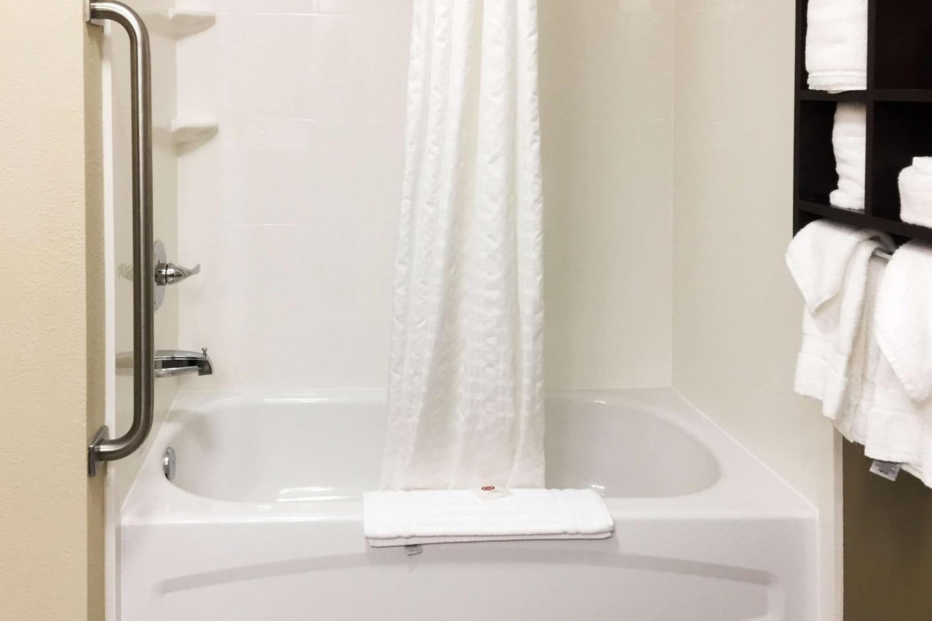 Comfort Suites Regency Park gallery photo in Cary, NC — image 21