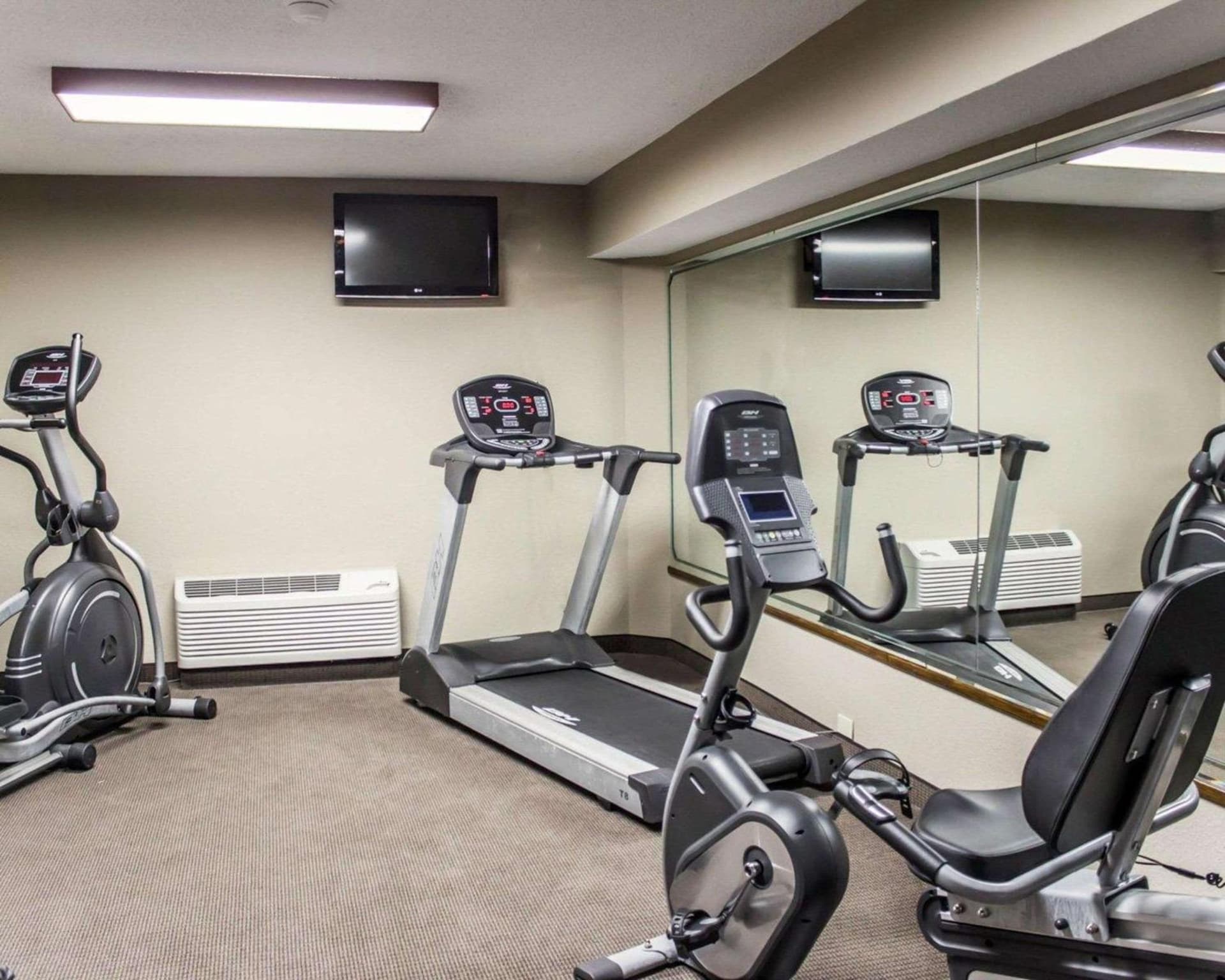 Sleep Inn & Suites Spring Lake - Fayetteville near Fort Bragg gallery photo in Spring Lake, NC — image 5
