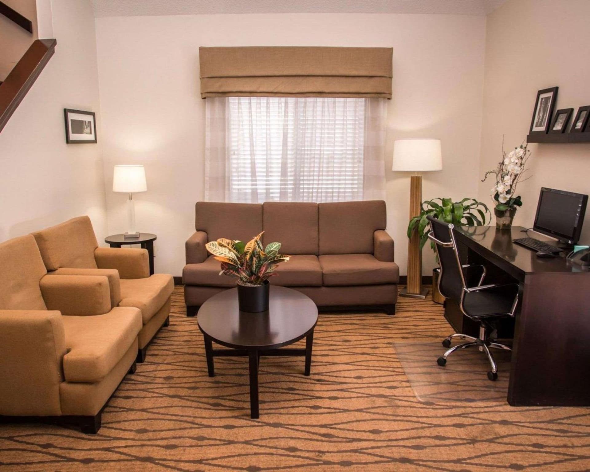 Sleep Inn & Suites at Concord Mills interior in Concord, NC — gallery photo 2