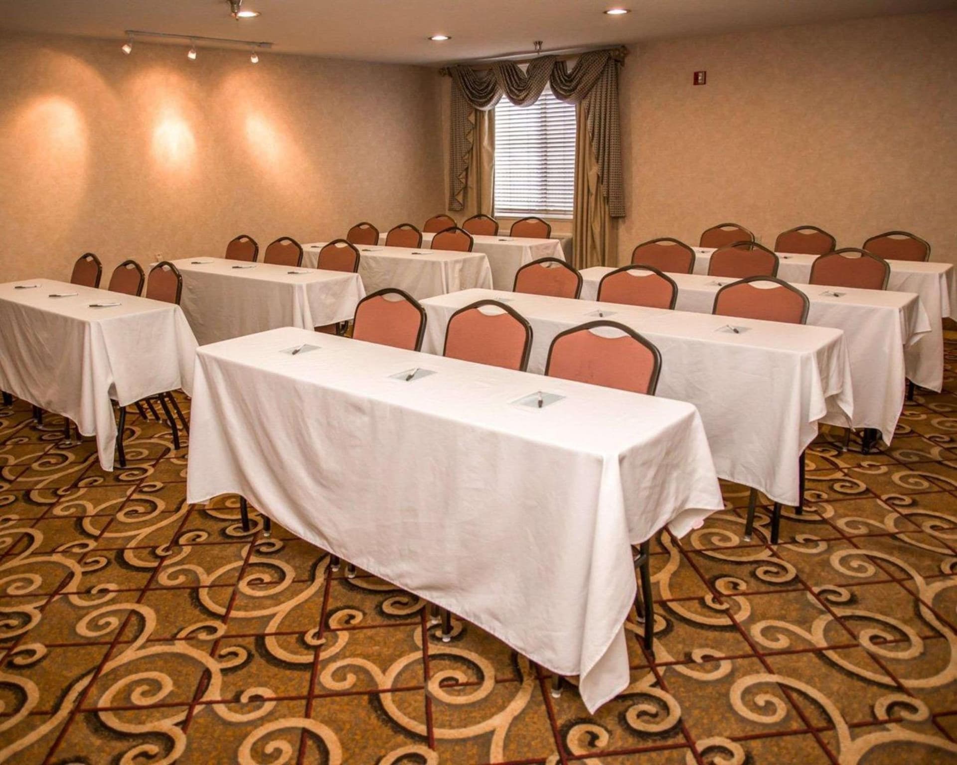 Sleep Inn & Suites at Concord Mills gallery photo in Concord, NC — image 18