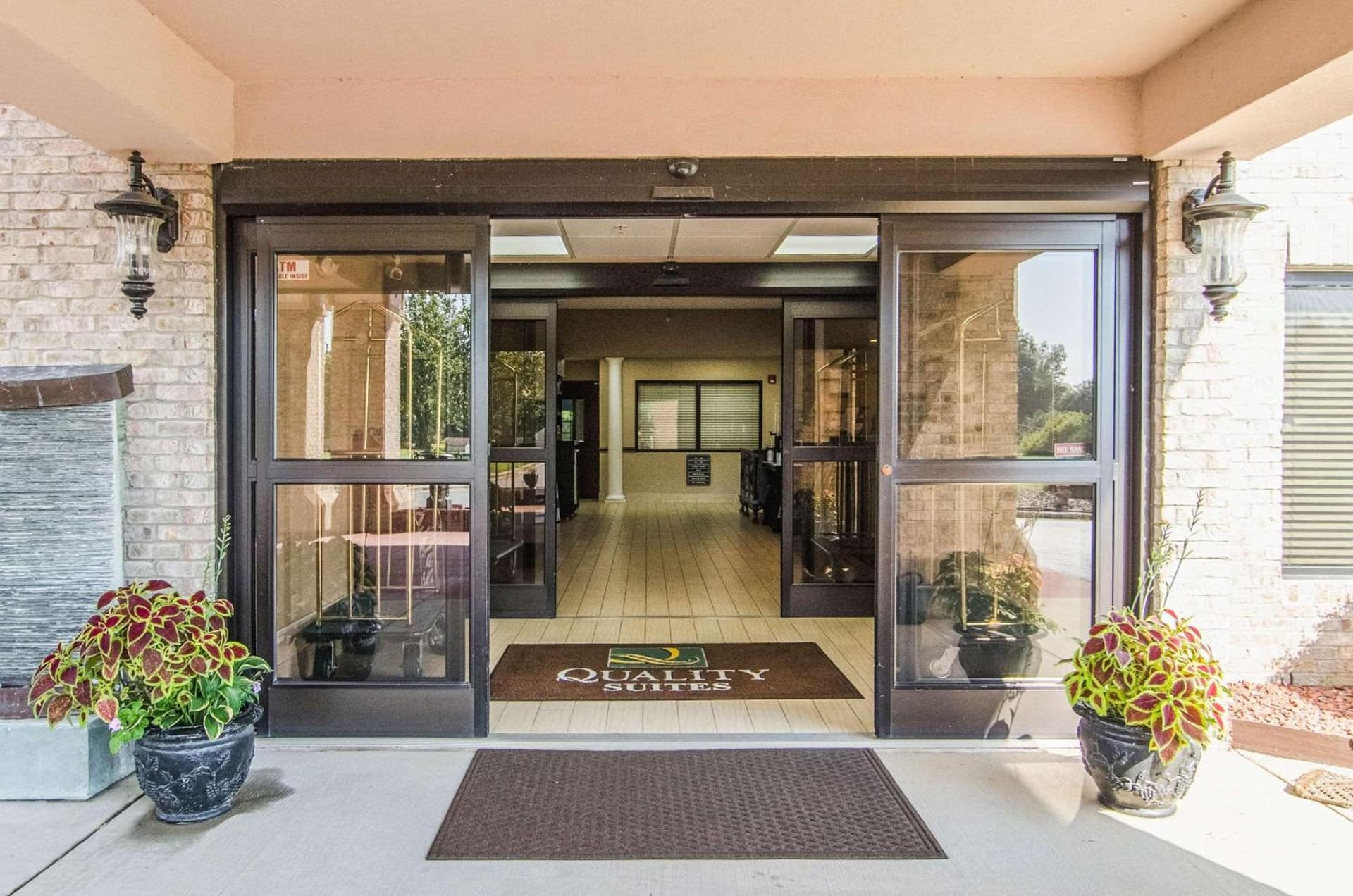 Quality Suites Graham - Burlington South gallery photo in Graham, NC — image 17