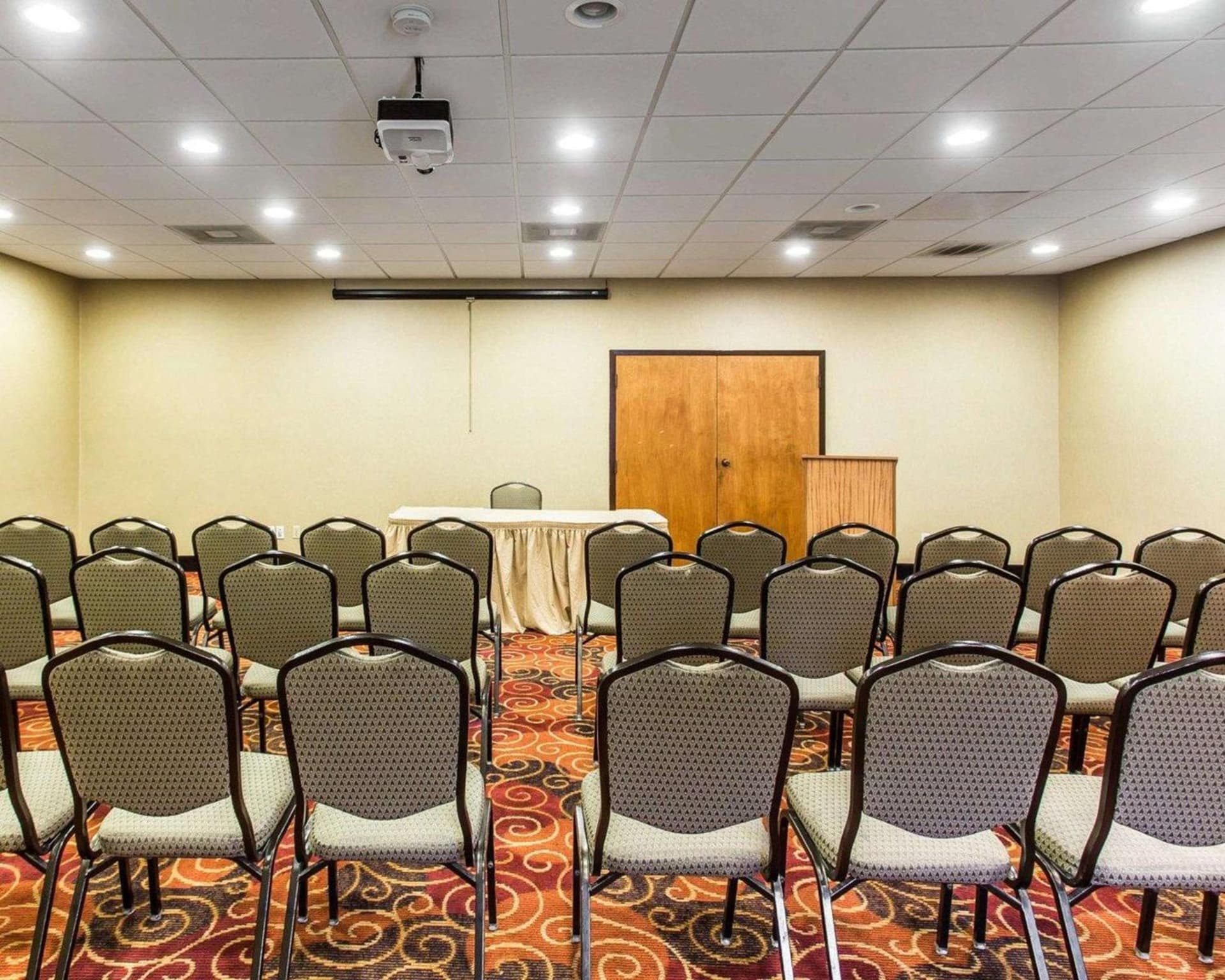 Quality Suites Hickory South gallery photo in Hickory, NC — image 4