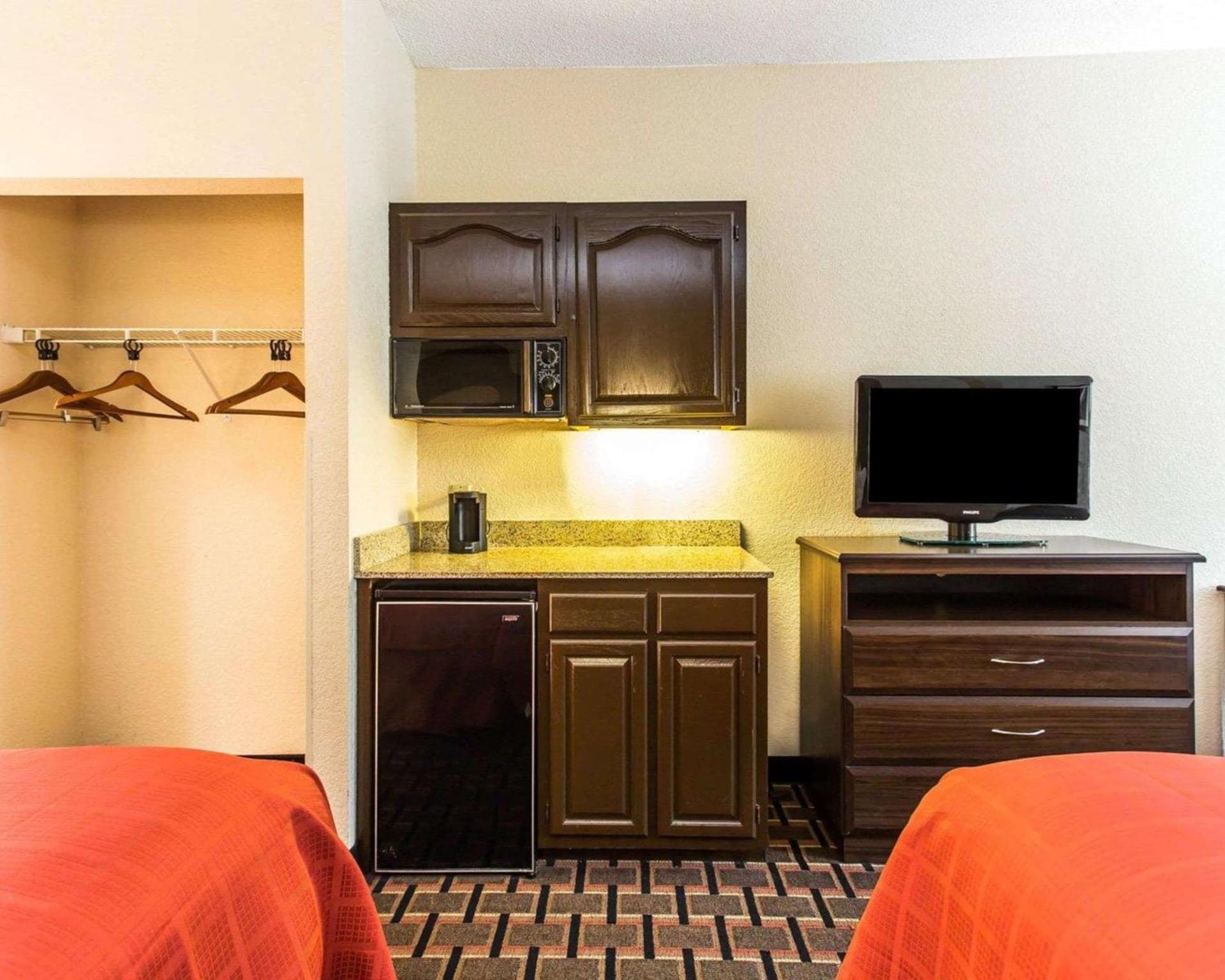 Quality Suites Hickory South property views in Hickory, NC — gallery photo 3