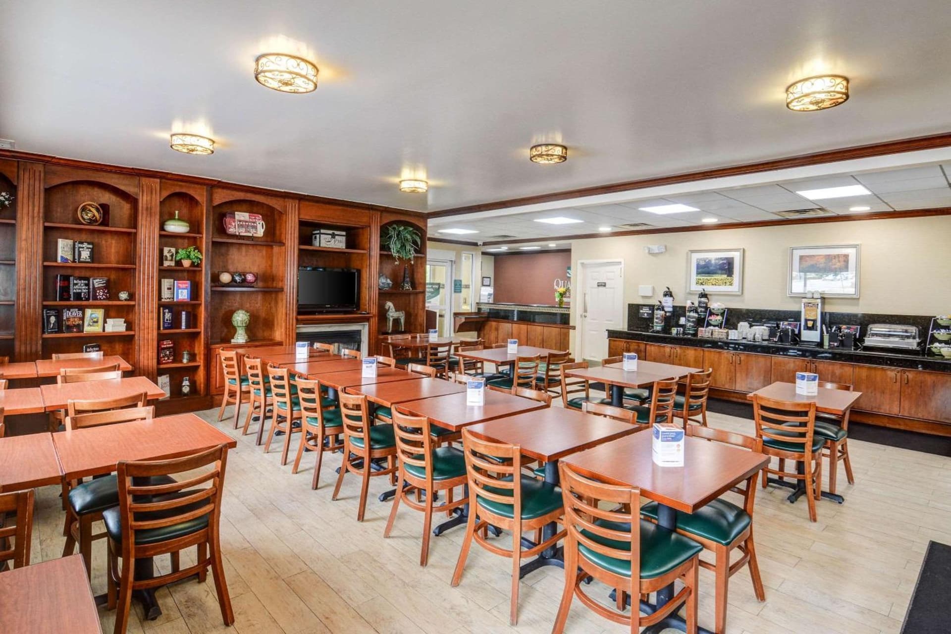 Quality Inn & Suites Biltmore East gallery photo in Asheville, NC — image 4