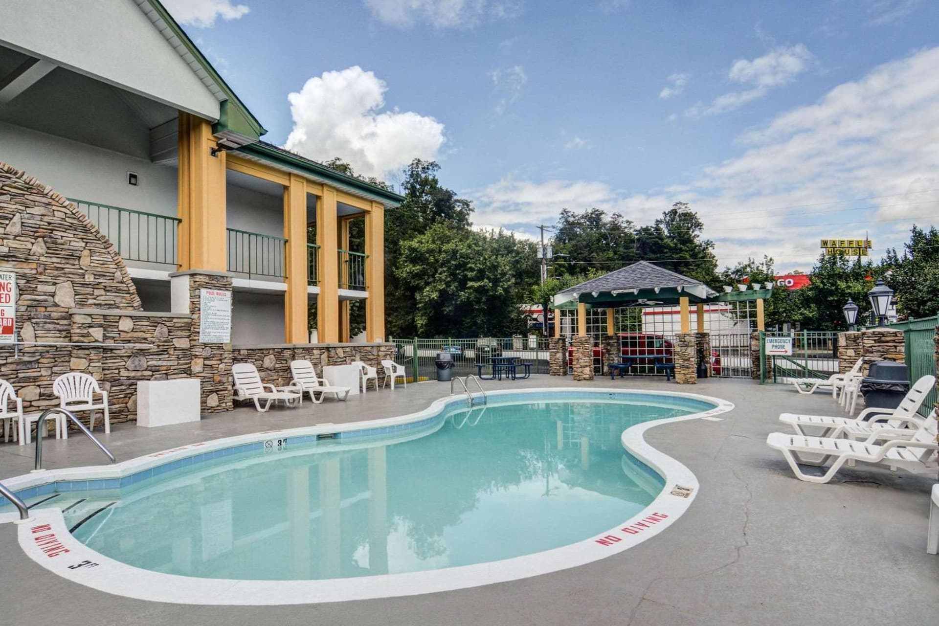 Quality Inn & Suites Biltmore East gallery photo in Asheville, NC — image 7