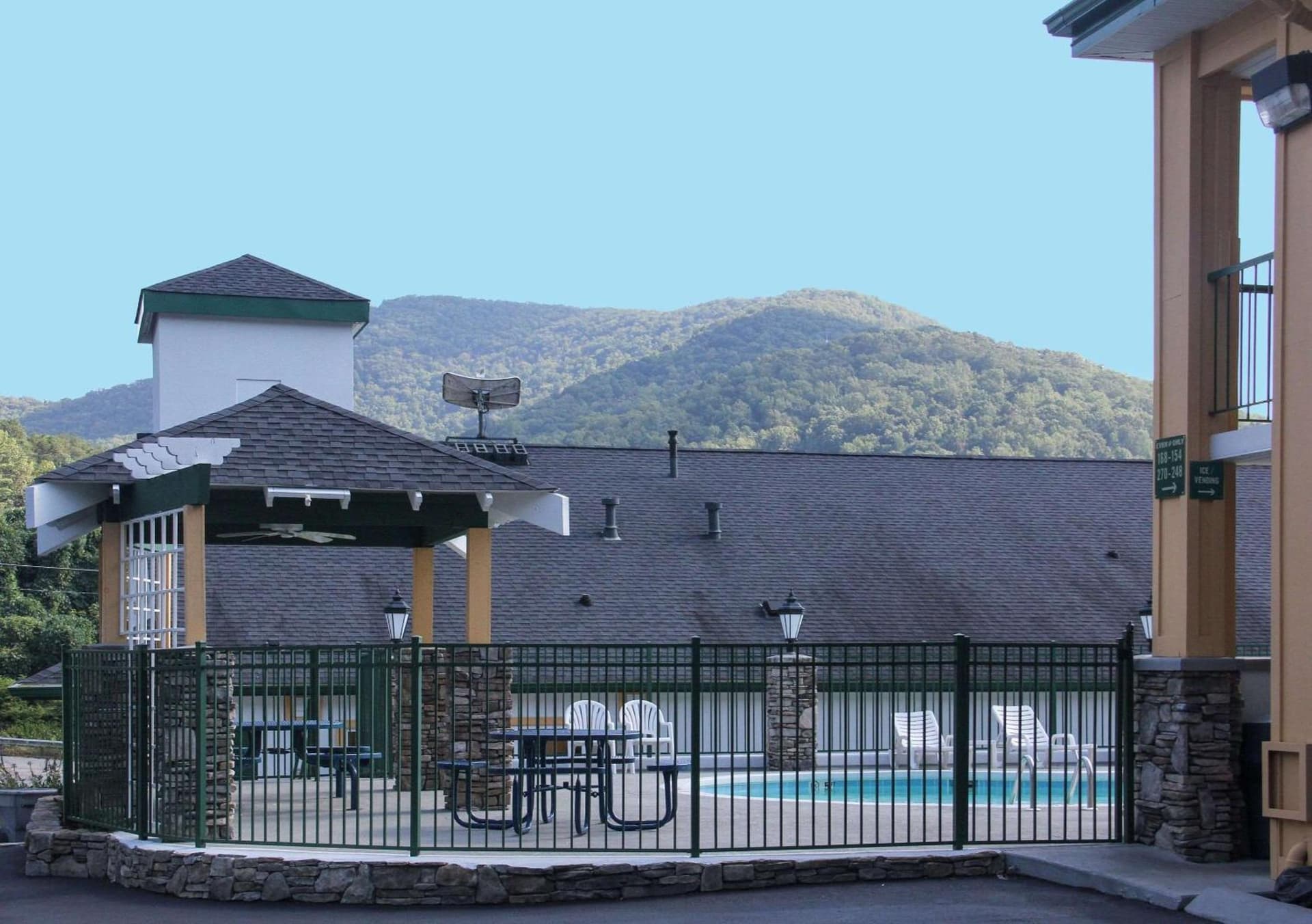 Quality Inn & Suites Biltmore East gallery photo in Asheville, NC — image 24