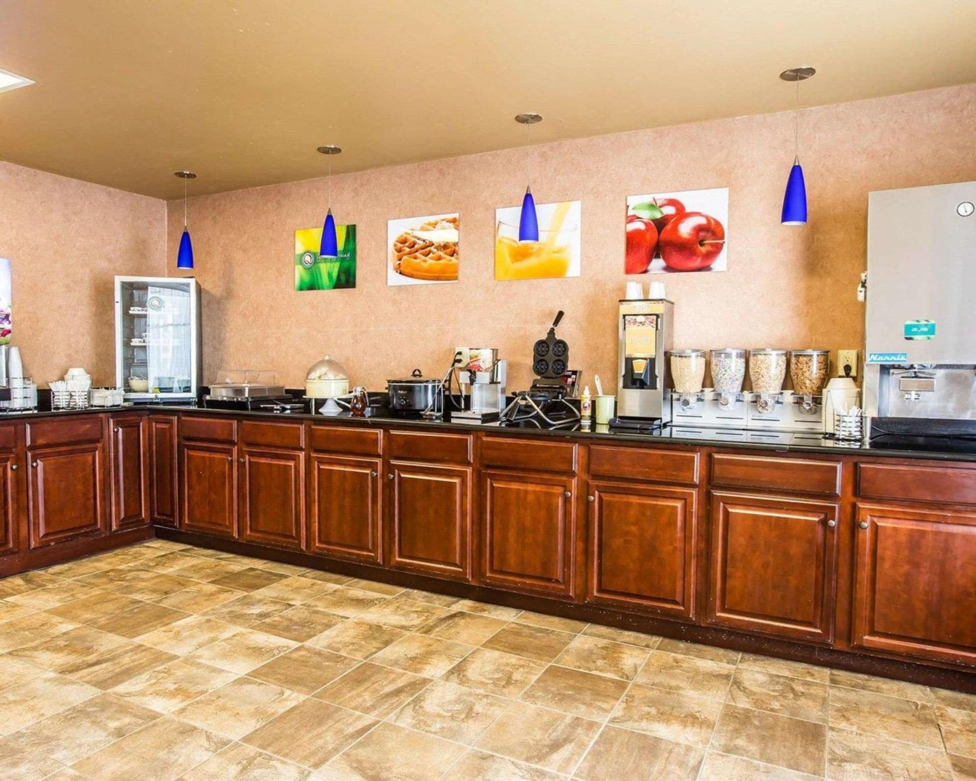 Quality Inn & Suites - Greensboro-High Point gallery photo in Greensboro, NC — image 23