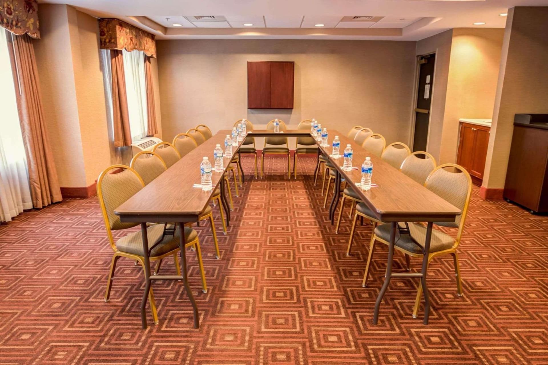 Concord Suites by IHG gallery photo in Concord, NC — image 16
