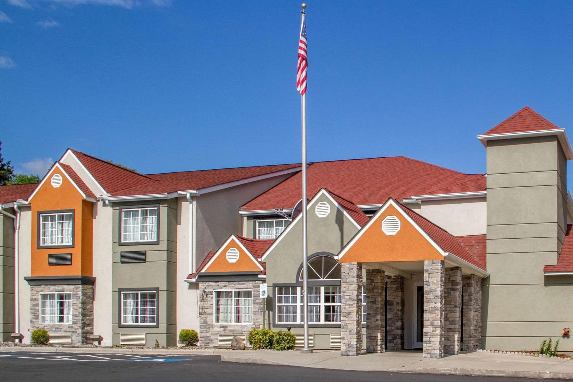 Quality Inn & Suites Maggie Valley - Cherokee Area property views in Maggie Valley, NC — gallery photo 3