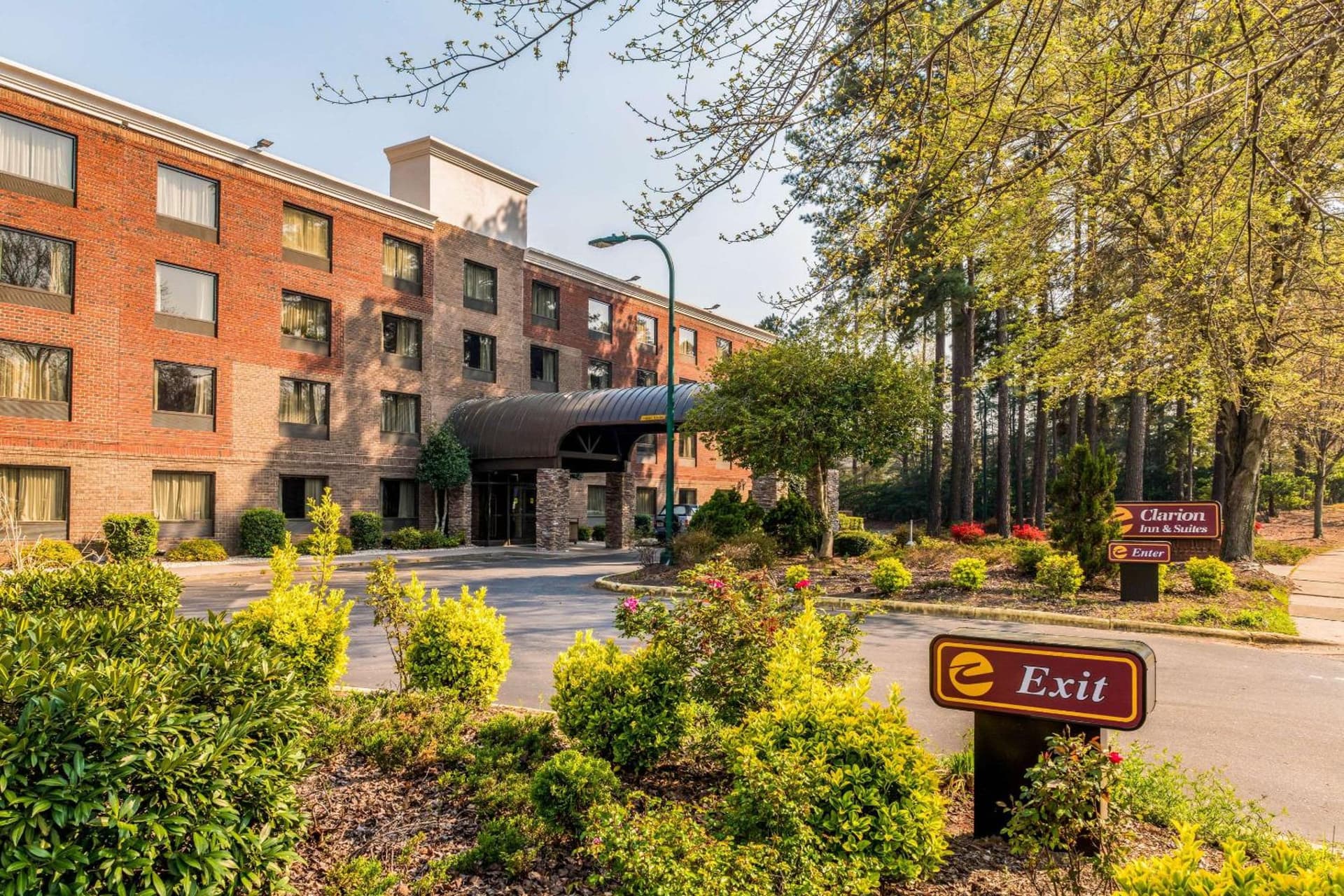 Lake Norman Inn and Suites featured exterior or lobby in Cornelius, NC — similar hotel