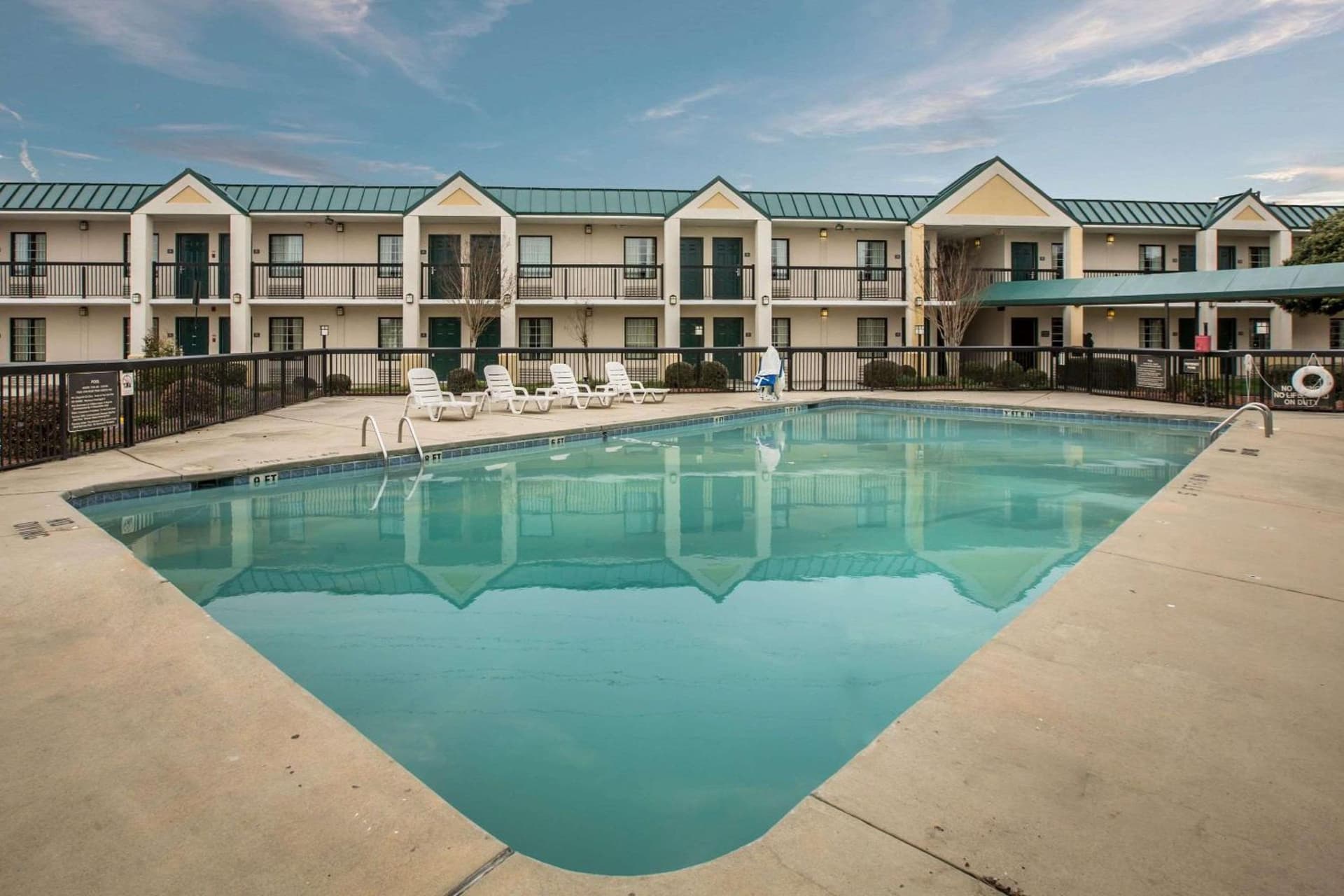 Quality Inn & Suites Hanes Mall gallery photo in Winston-Salem, NC — image 21