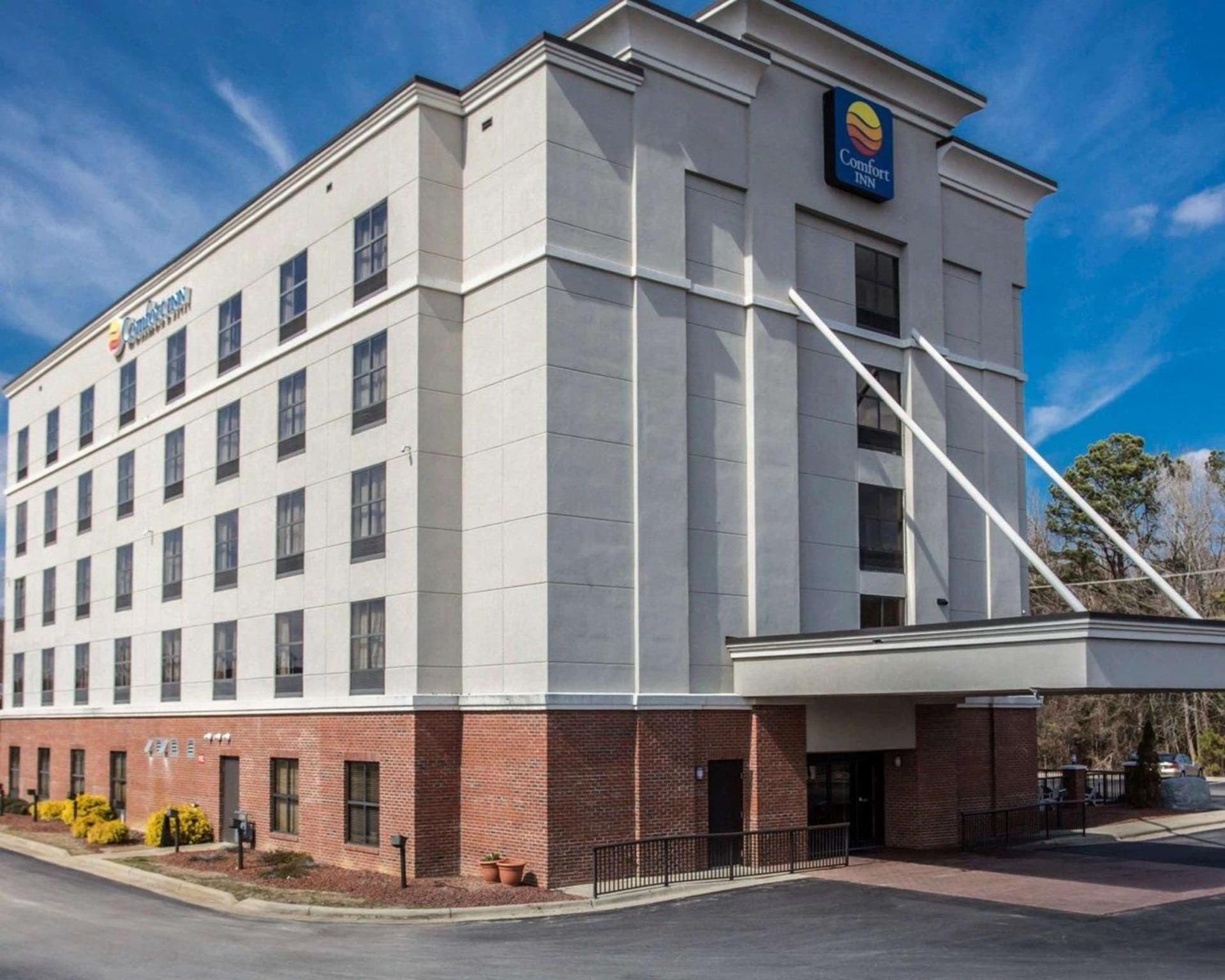 Comfort Inn & Suites Lumberton Central I-95 interior in Lumberton, NC — gallery photo 2