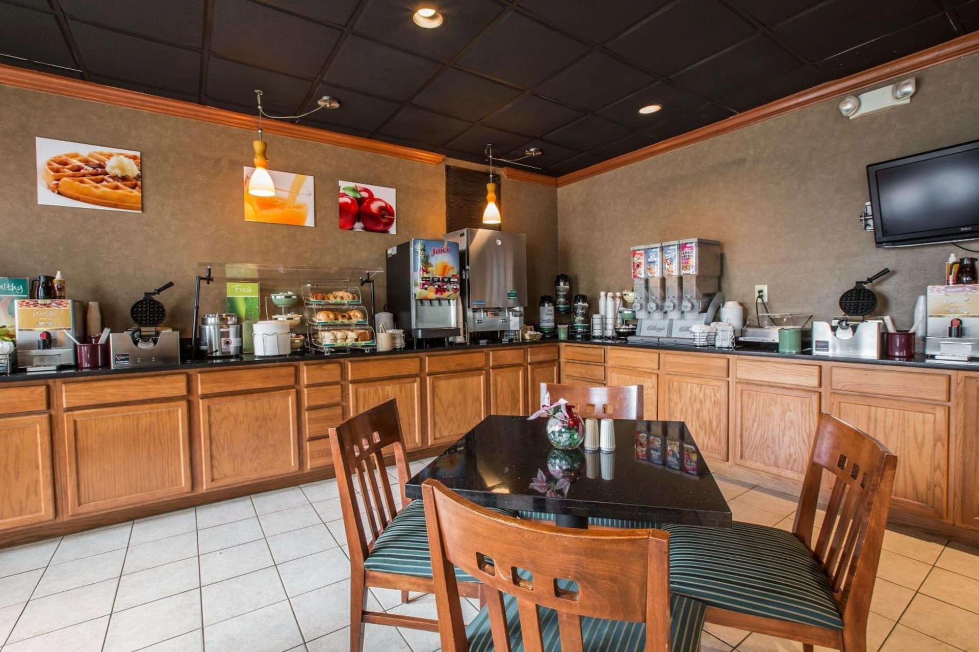 Quality Inn & Suites Hanes Mall gallery photo in Winston-Salem, NC — image 37