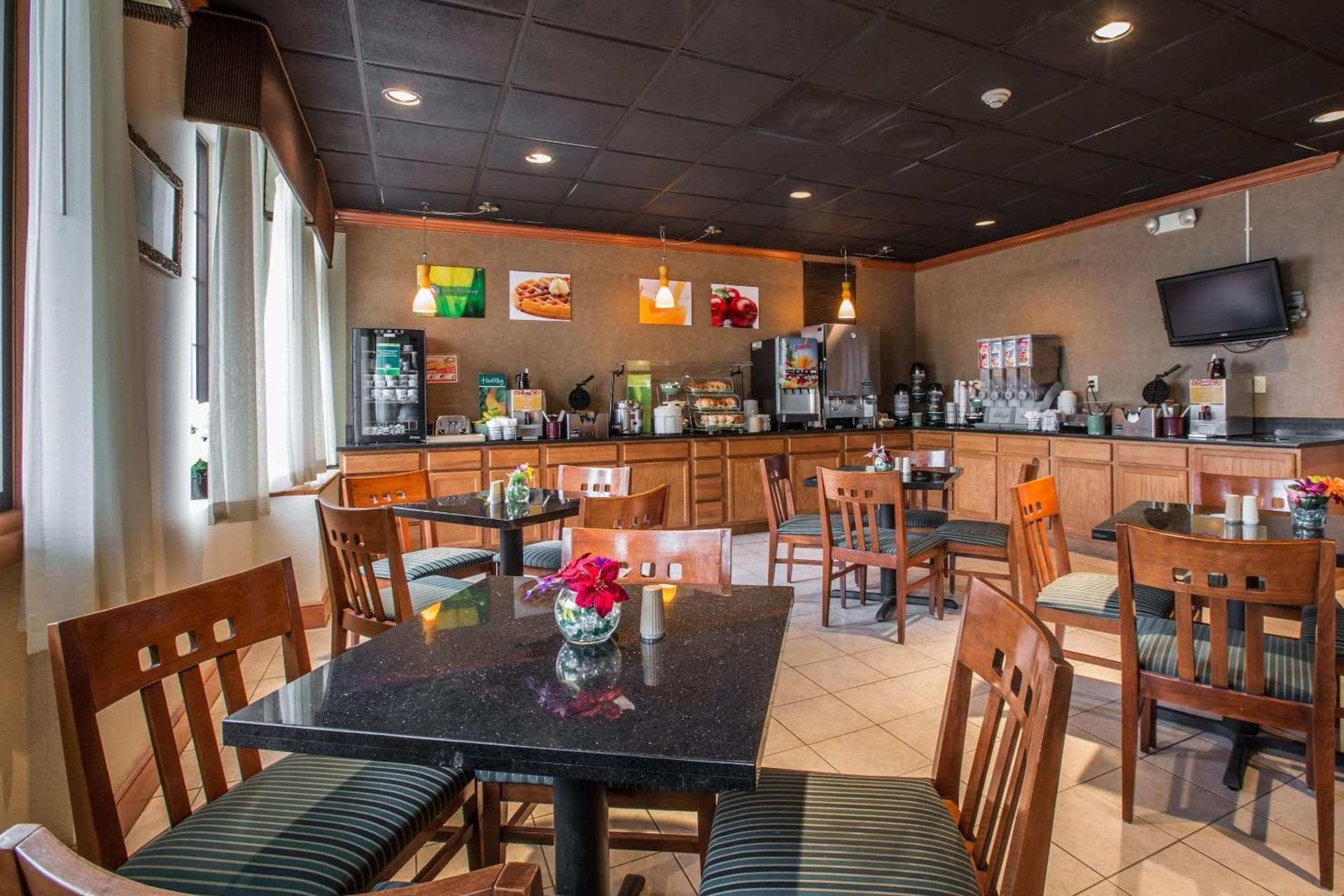 Quality Inn & Suites Hanes Mall gallery photo in Winston-Salem, NC — image 32