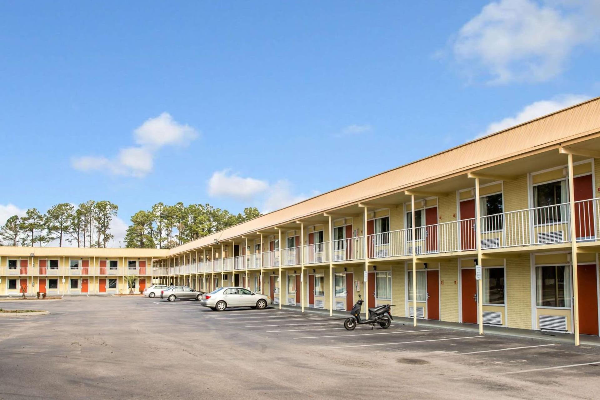 Rodeway Inn & Suites Wilmington North gallery photo in Wilmington, NC — image 13
